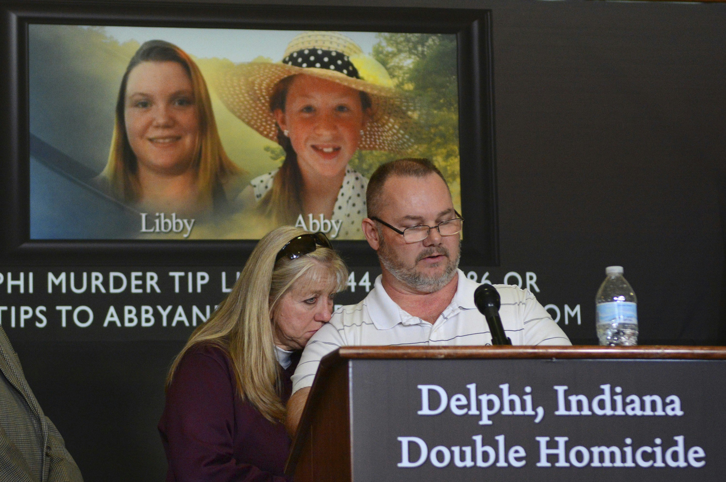 Bedsteforældrene til Liberty German, Becky Patty og hendes mand, Mike Patty, ved en pressekonference den 9. marts 2017 om de seneste opdateringer i efterforskningen.
