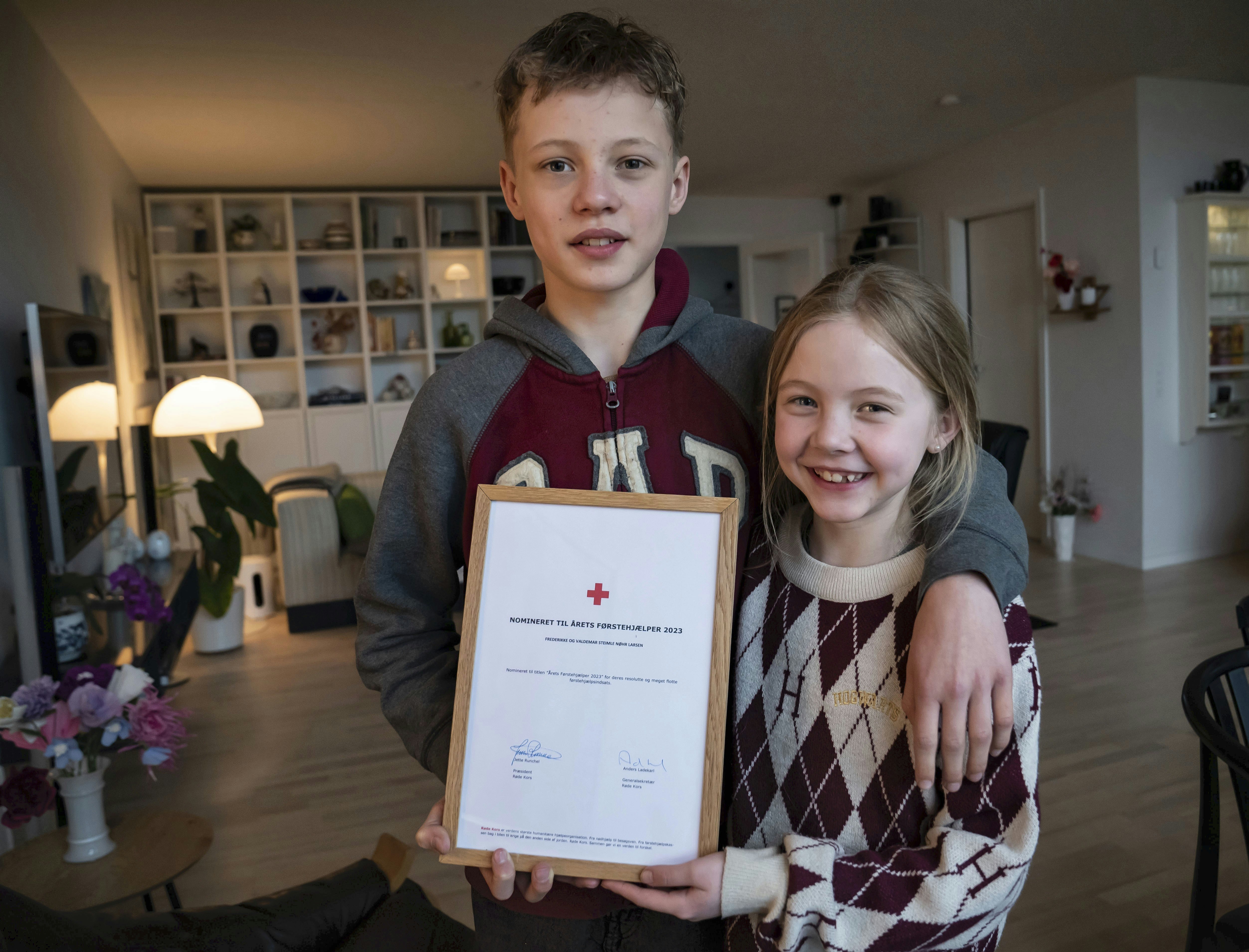 Valdemar og Frederikke var nomineret til ”Årets Første-hælper 2023”, men vandt dog ikke titlen. – Det vigtigste er, at mormor er i live, siger de i kor.