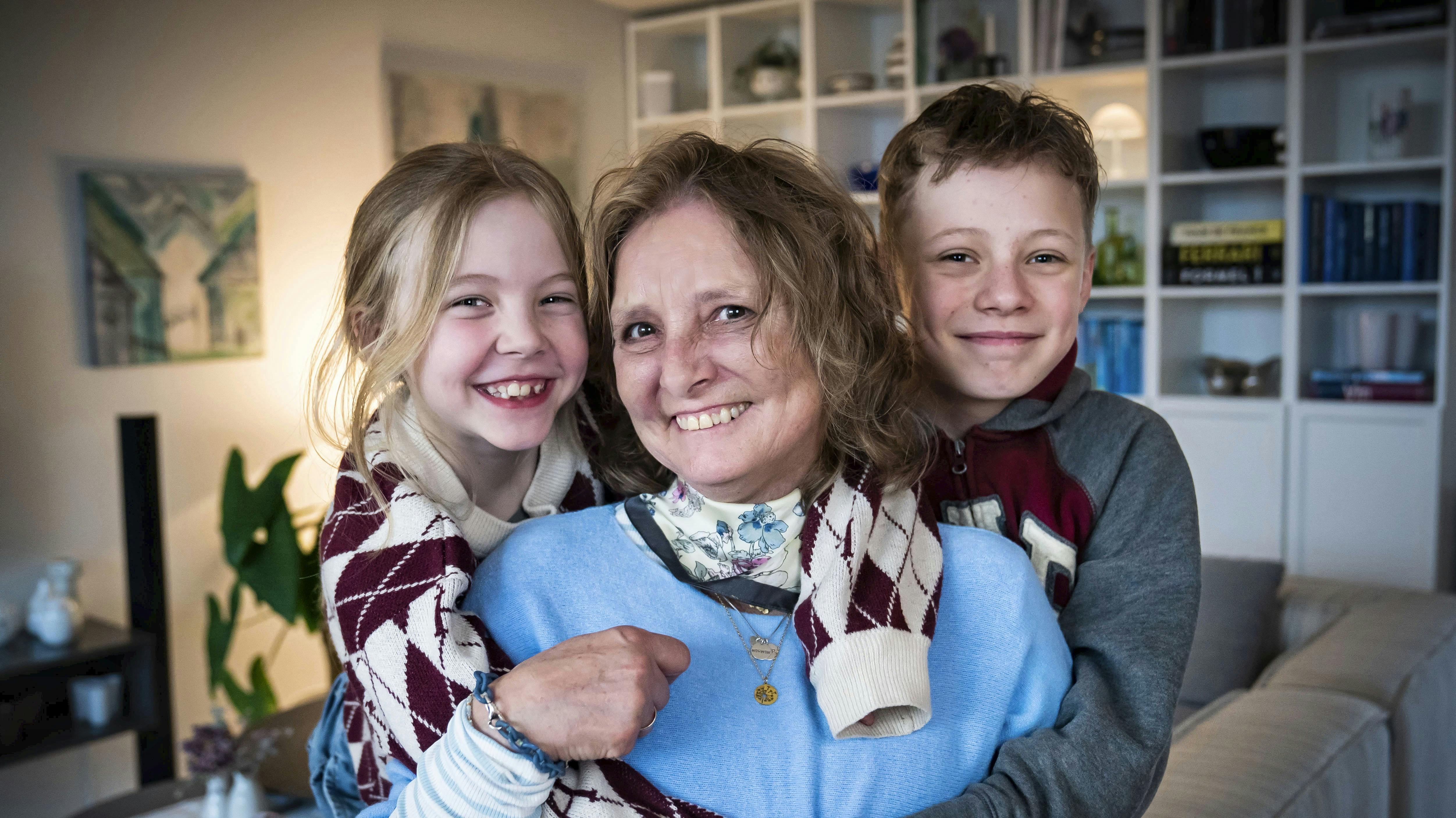 Pia Steimle Mortensen, 65, og børnebørnene Frederikke og Valdemar Steimle Nøhr Larsen, nu 9 og 12, fra Svenstrup i Nordjylland.