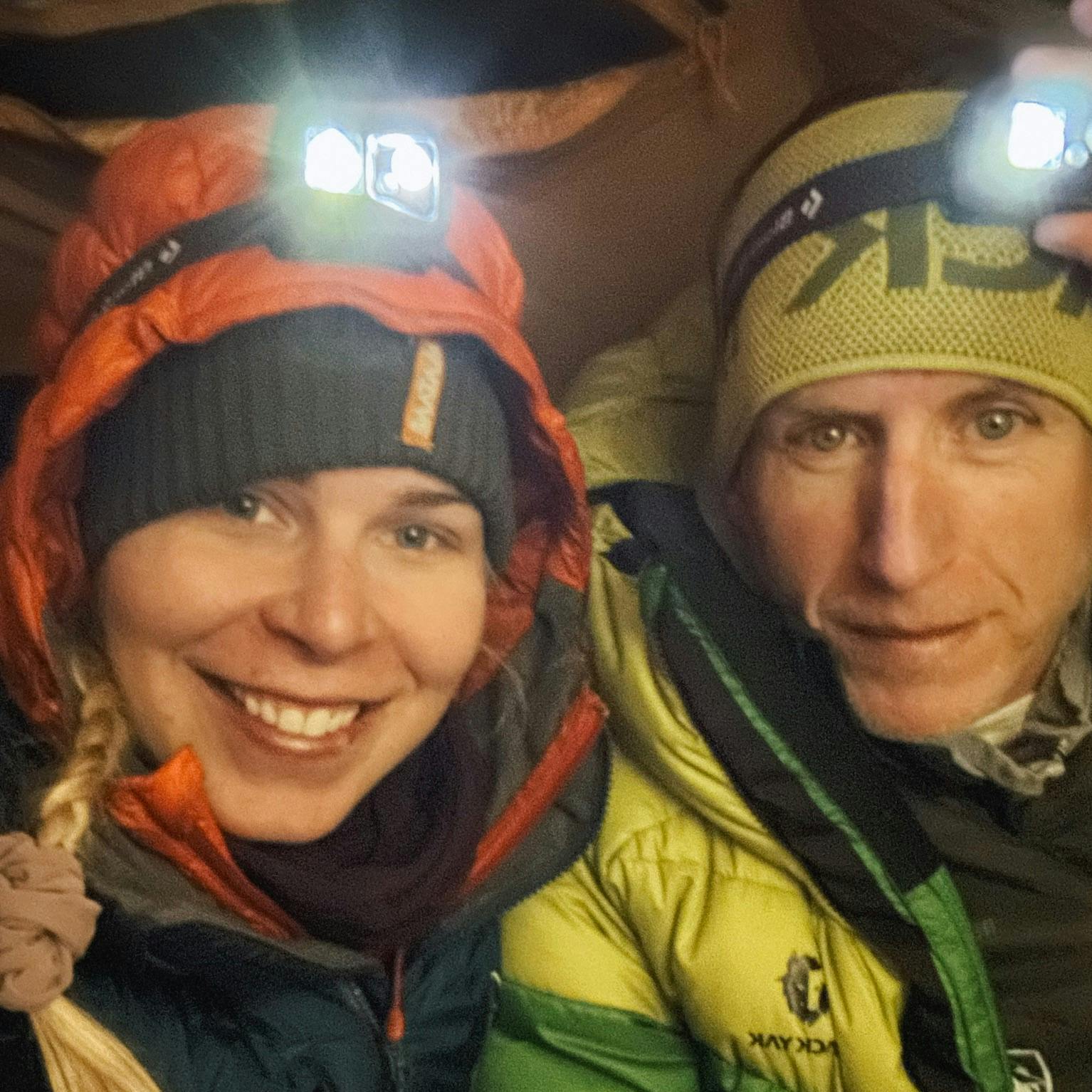 Emma Østergaard og Jakob Urth er makkerparret, der snart sætter kurs mod Mount Everest. De får dog også hjælp af deres sherpaer.
