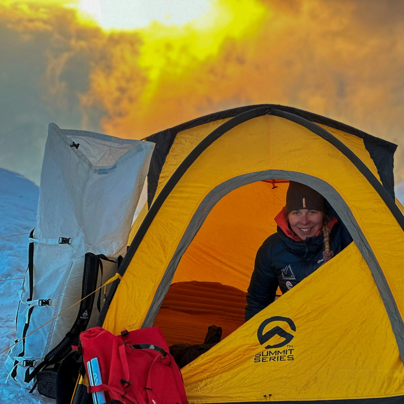 Emma Østergaard vil formentlig sætte kurs mod toppen af verdens højeste bjerg i midten eller slutningen af maj.
