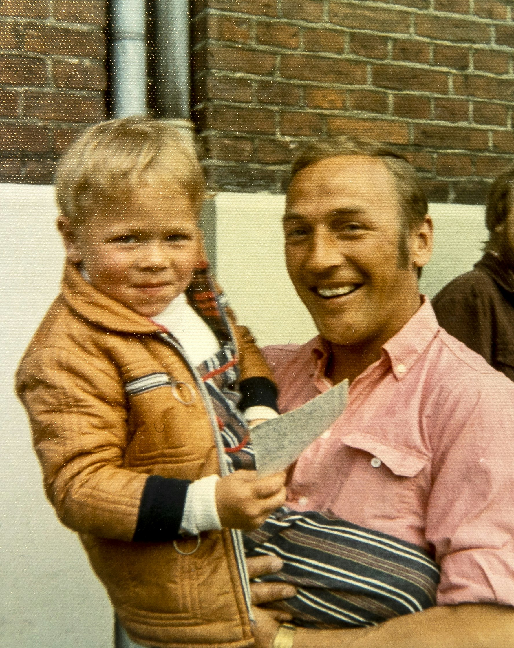 Stig med sin far, Poul, som han stadig kan savne på trods af, hvad der skete.