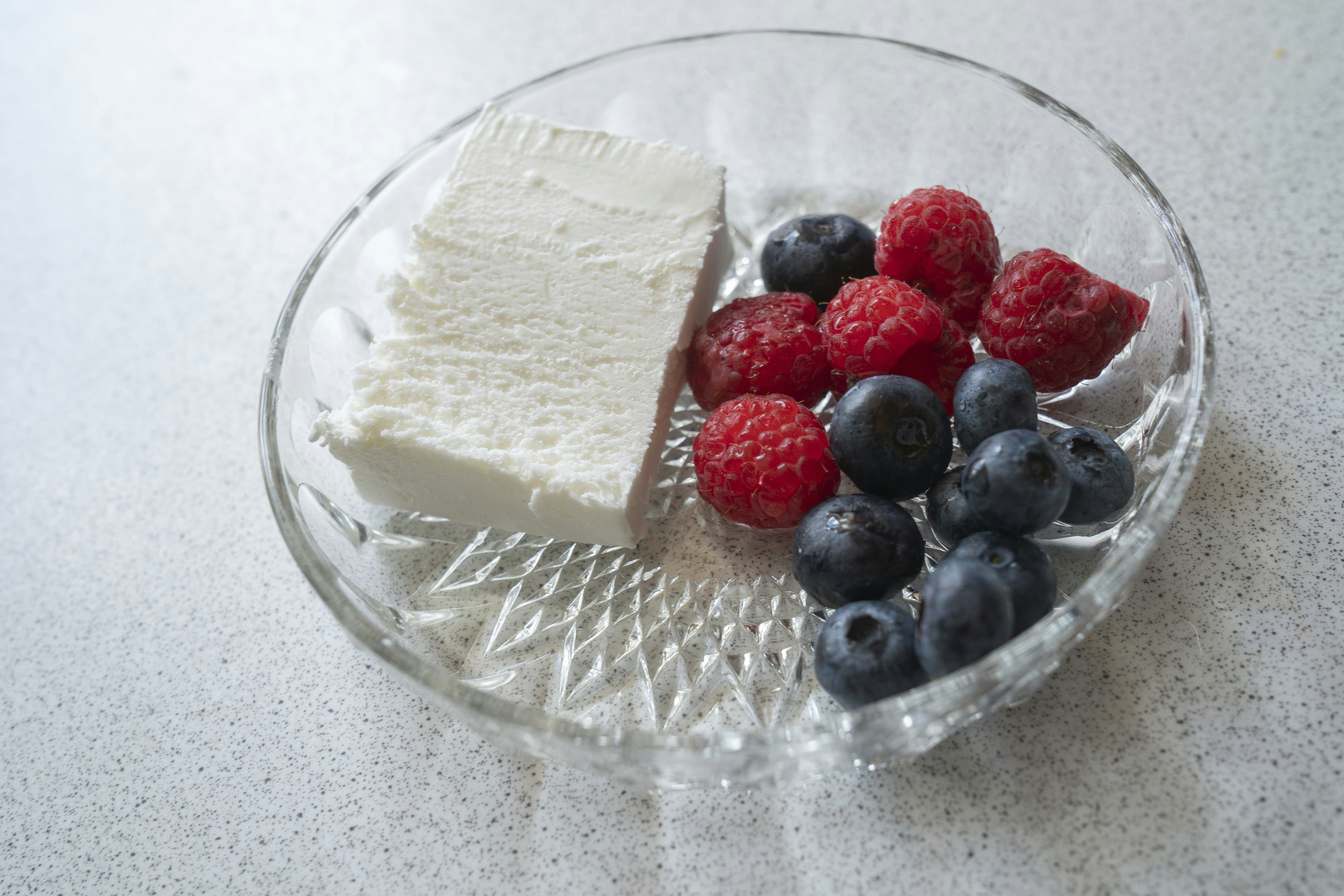 Mary lavede ekstra portioner, så børnene kunne få lov at spise is til dessert.
