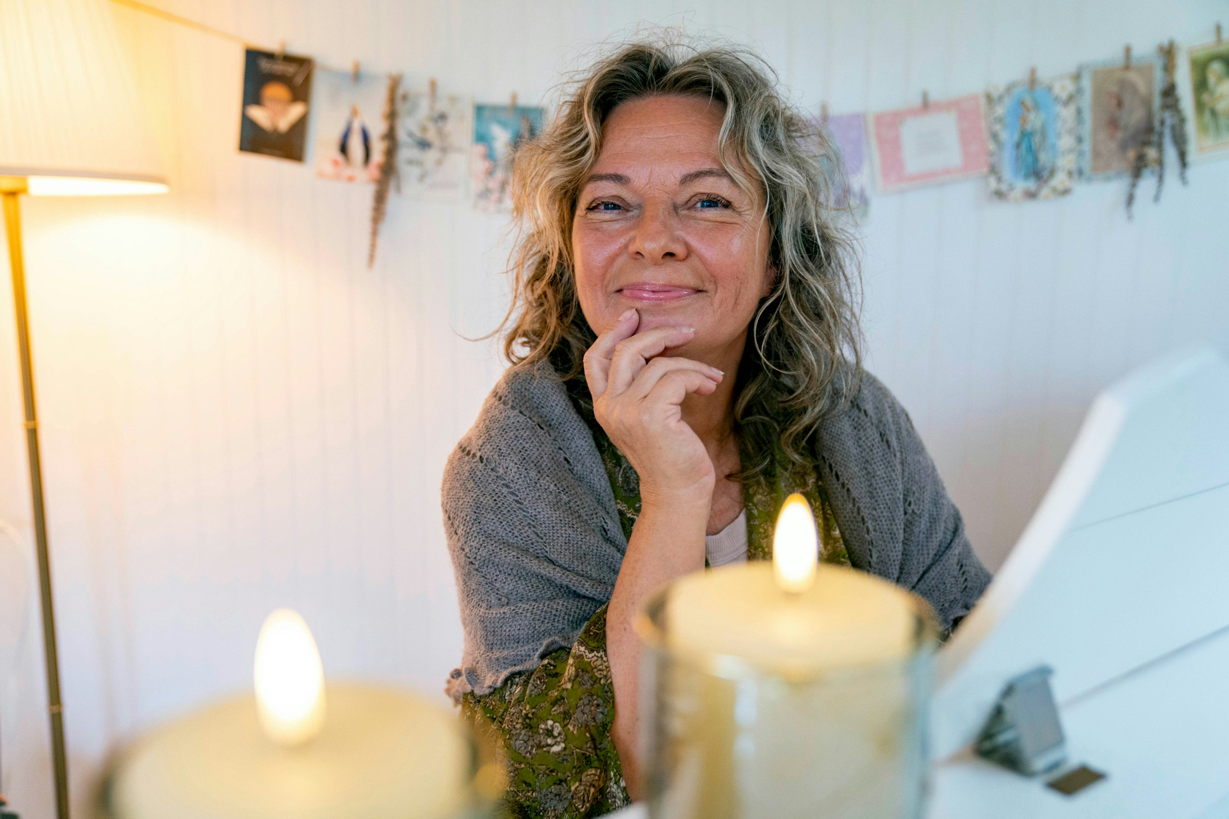 Majbritte begyndte at gøre kærlige handlinger over for sig selv i stedet for at vente på, at andre skulle gøre det. For eksempel sendte hun blomster til sig slev.