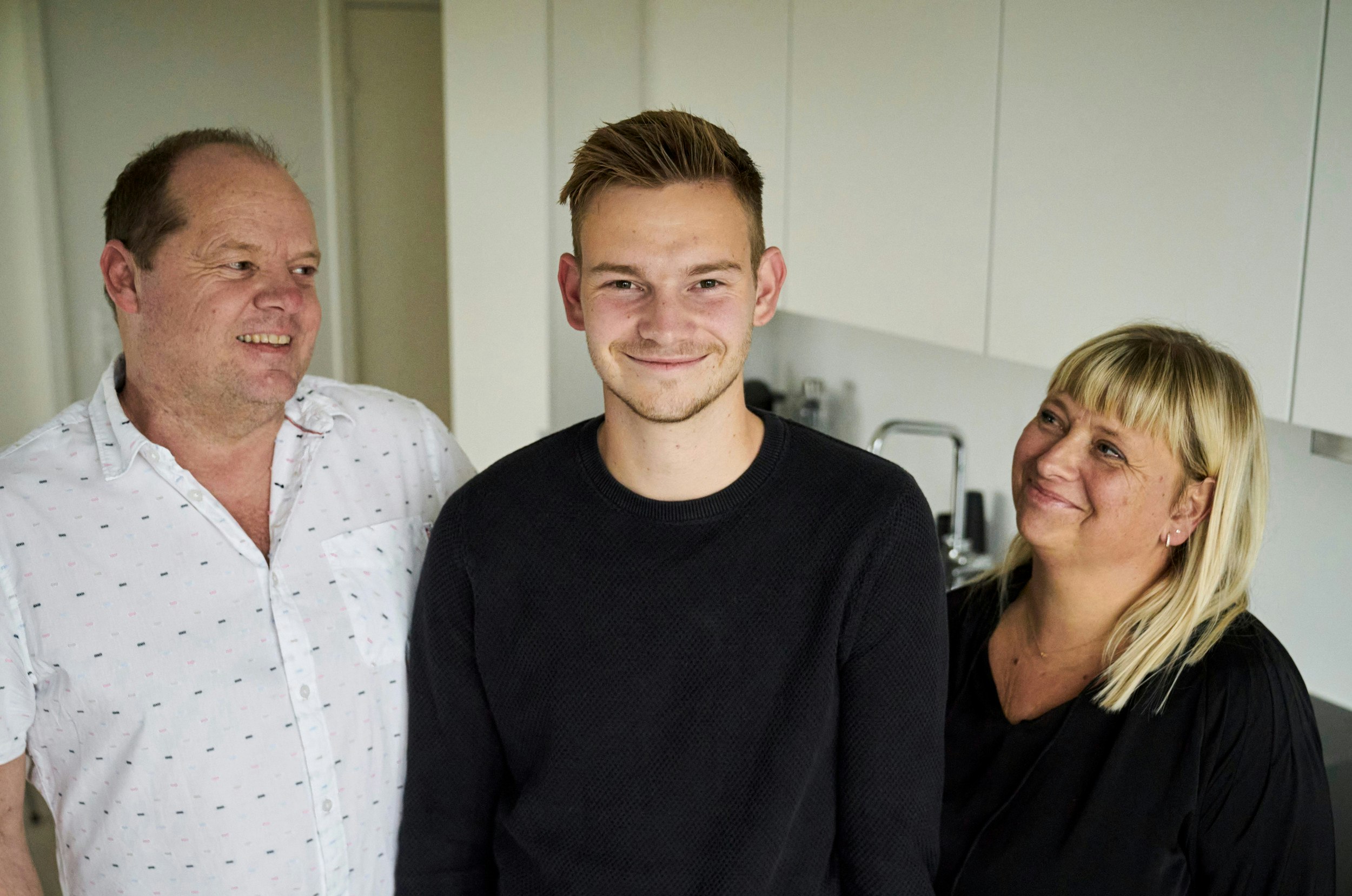 – Vi er i dag stærkere som familie, og vi blev ret hurtigt enige om, at hvis vi bare sammen kunne hjælpe én anden familie ud af de problemer, som vi har været i, så er det det hele værd, fortæller Brian.