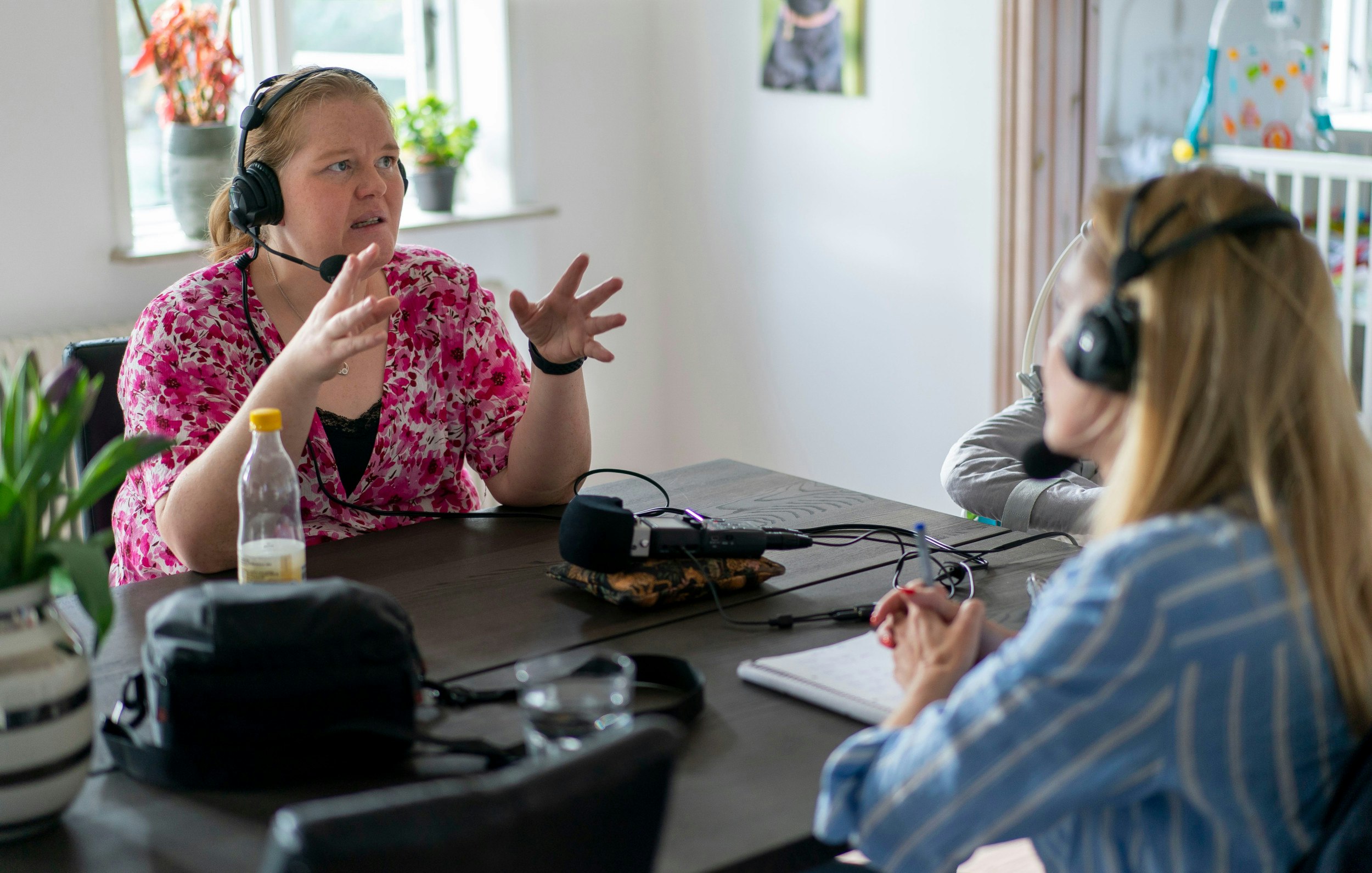 I podcasten ”Min kærlighedshistorie” fortæller Isabel ærligt, om alle de svære følelser, hun selv mærkede, da hun var i fertilitetsbehandling. Blandt andet om jalousien, når hun så gravide kvinder.