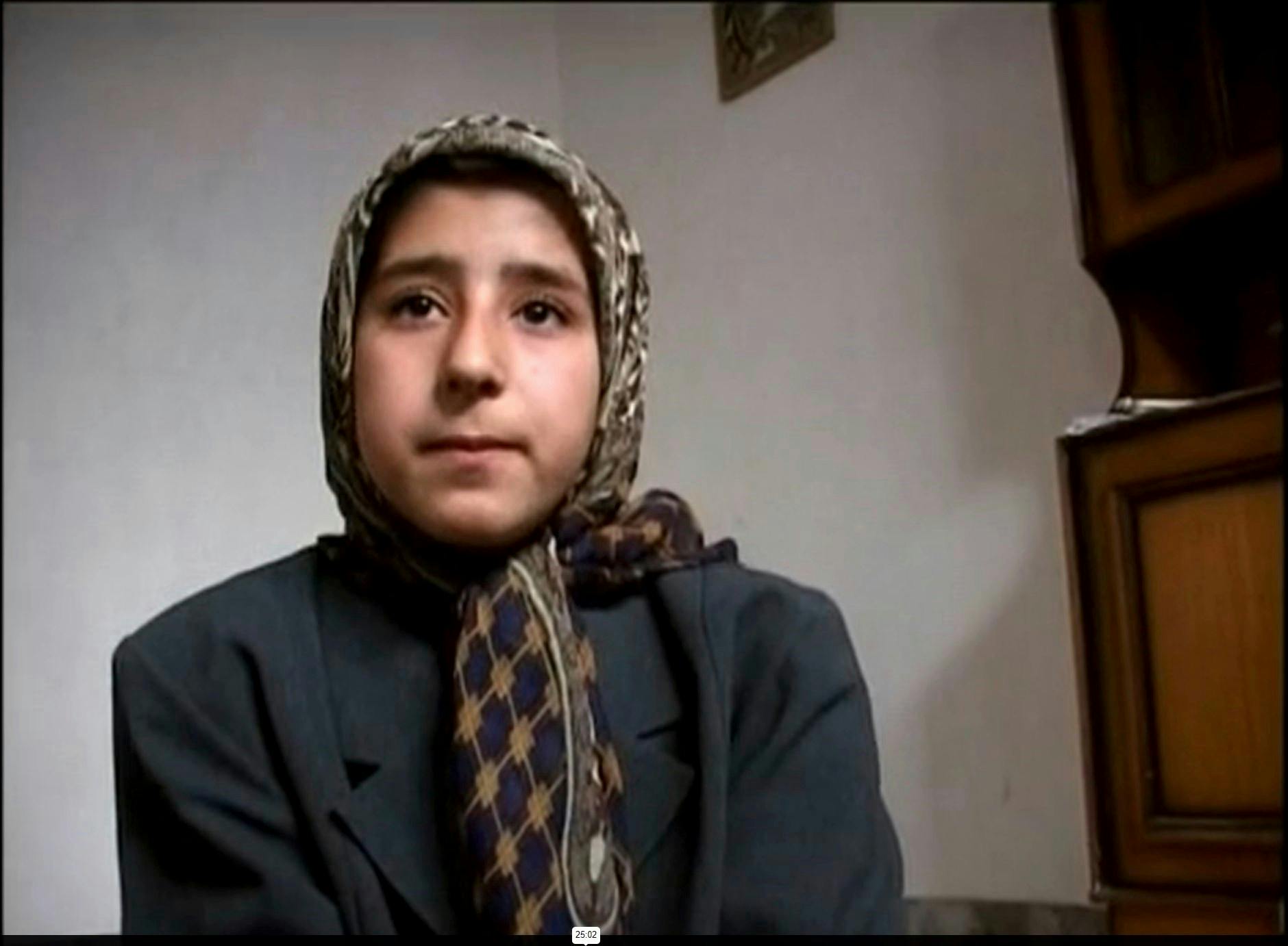 Sahar var 8 år, da hun mistede sin mor, Firoozeh, og 10 år, da hun blev interviewet til dokumentaren ”And Along Came a Spider”.