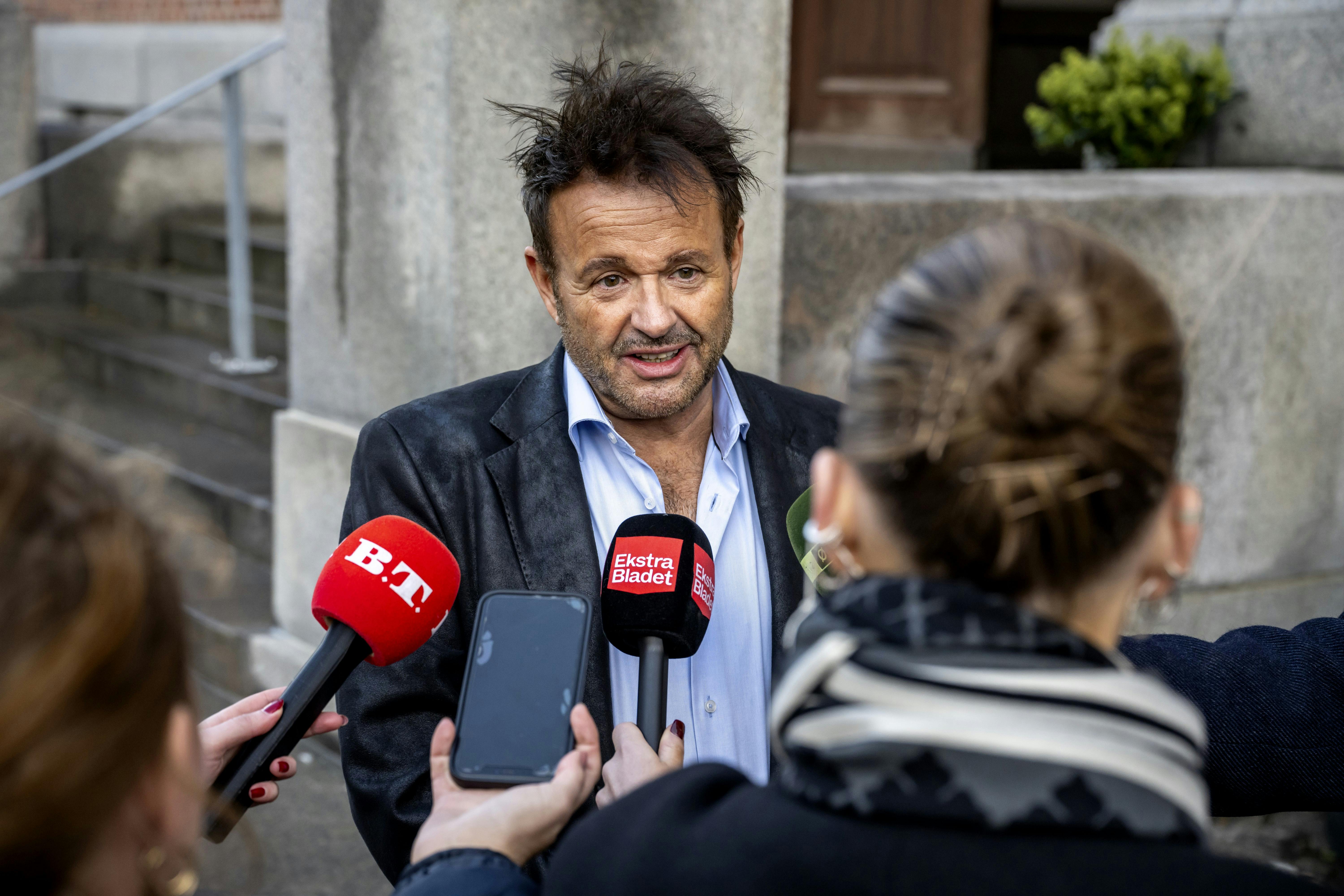 Kendisfrisør Dennis Knudsen foran retten i Aarhus.