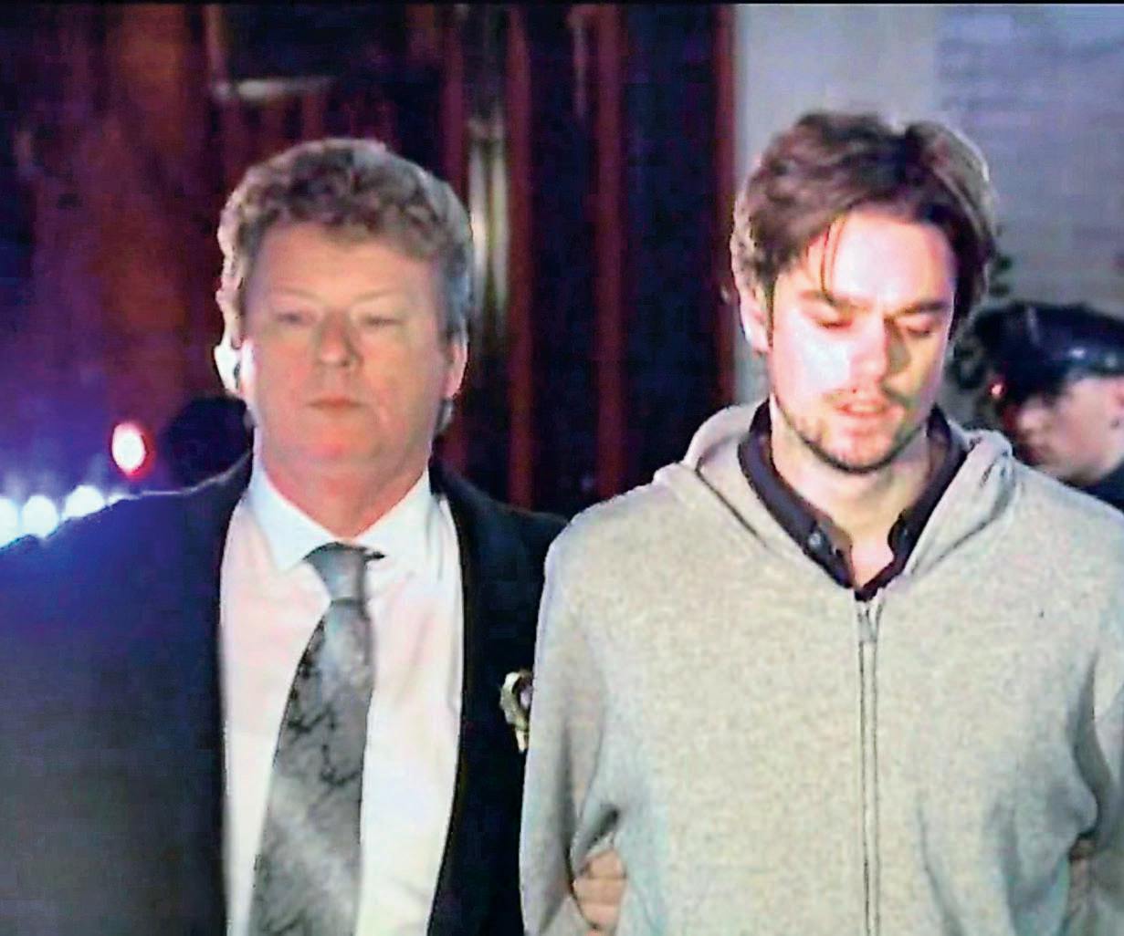 Nicholas Brooks på vej i retten, hvor han fik 25 års fængsel for mord af 2. grad.