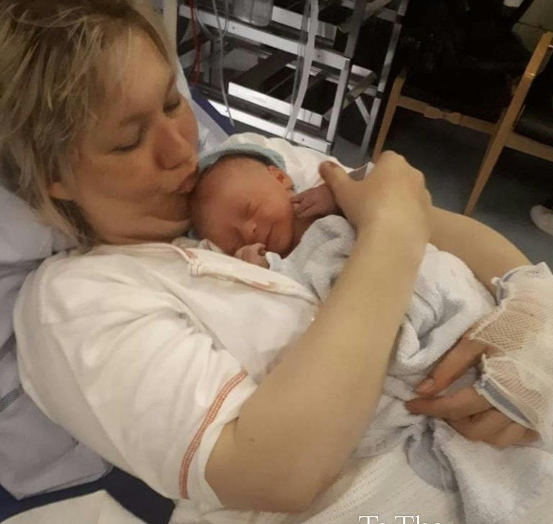 Mia Maja Manstrup følte en kæmpe lykke, da hun blev mor. Men på få dage gik det helt galt, og den nybagte mor blev ramt af en fødslespsykose.