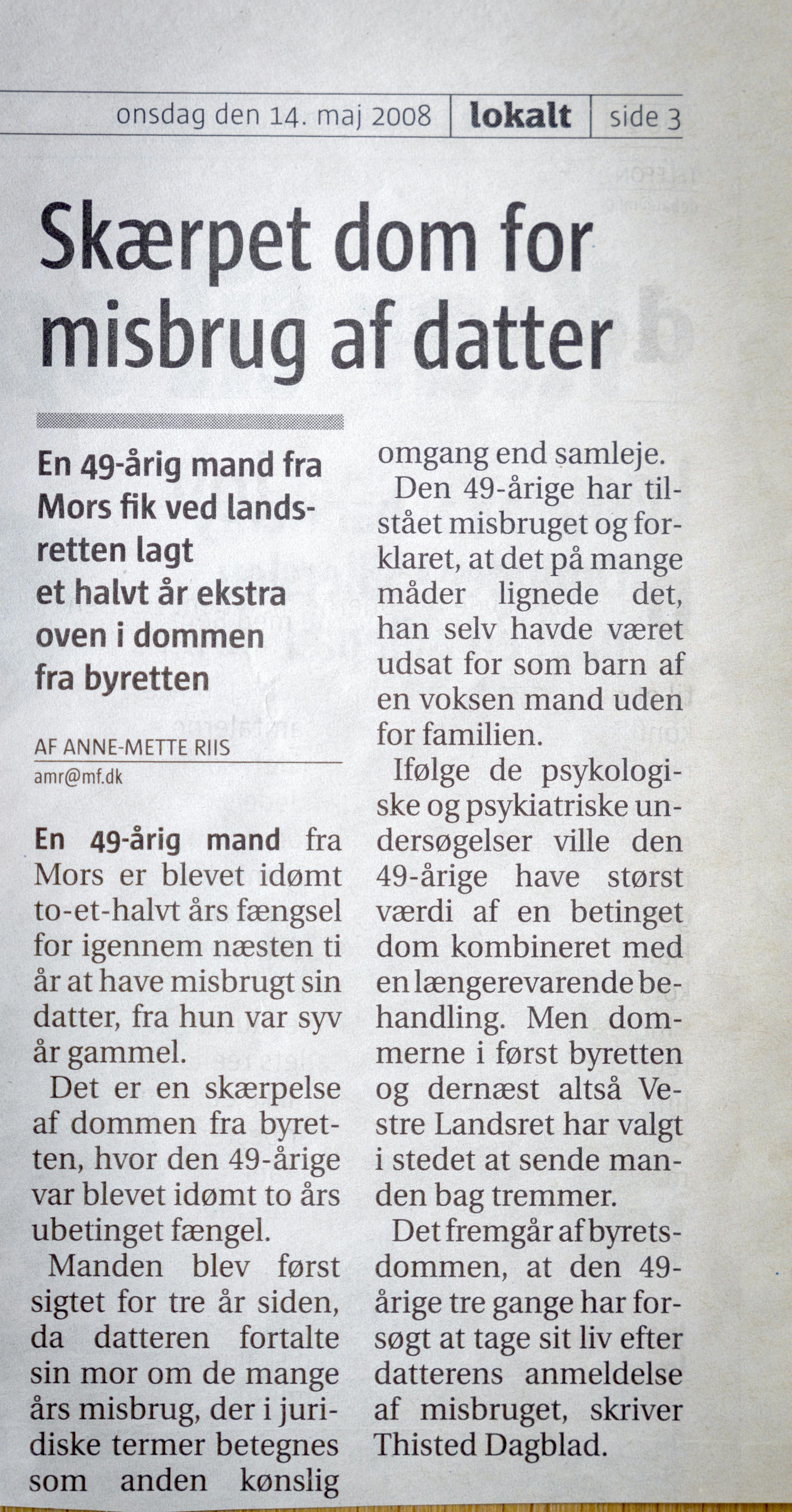 En artikel i deres lokaleavis, om episoden med Monicas far. 