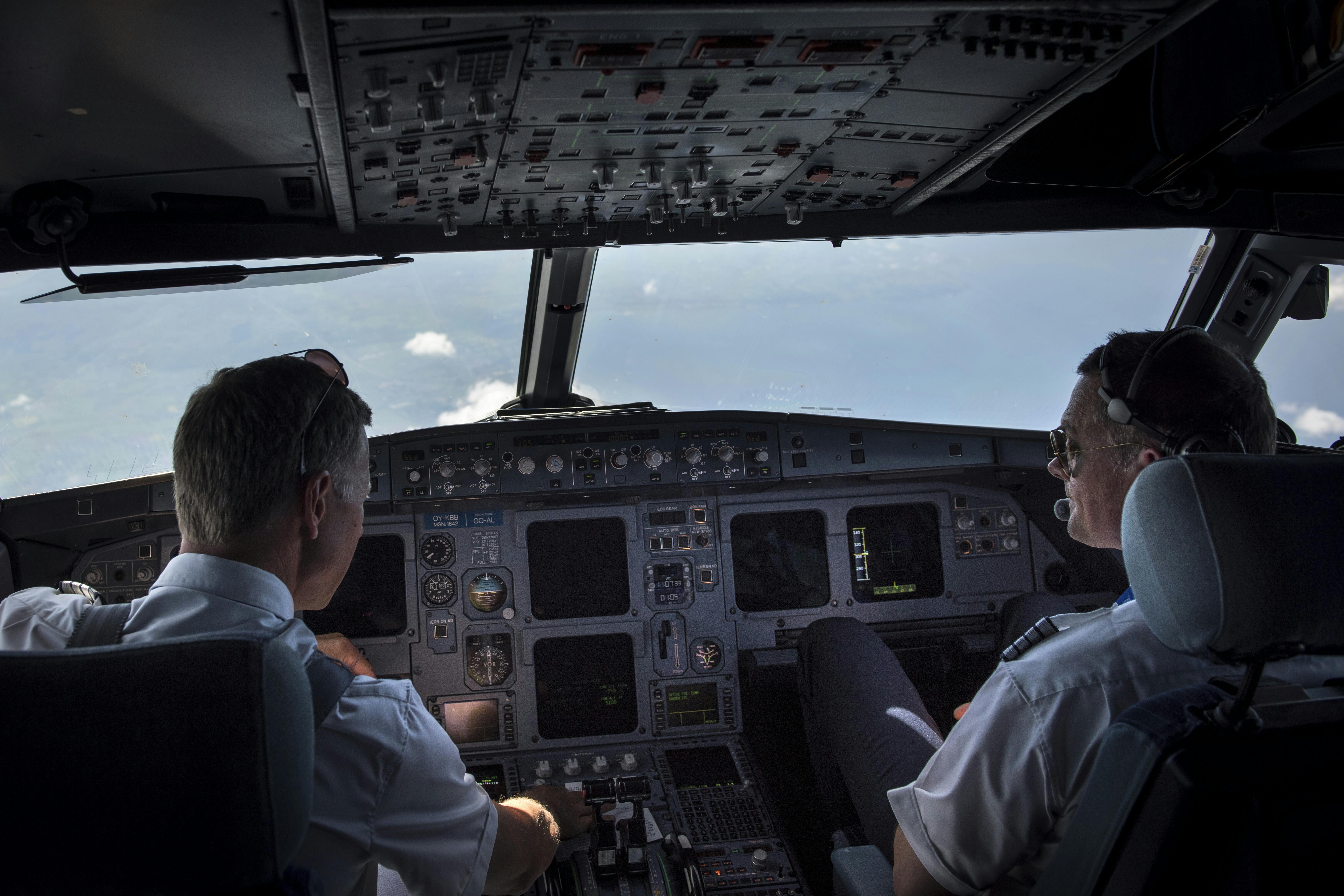 Cockpit i flyvemaskine