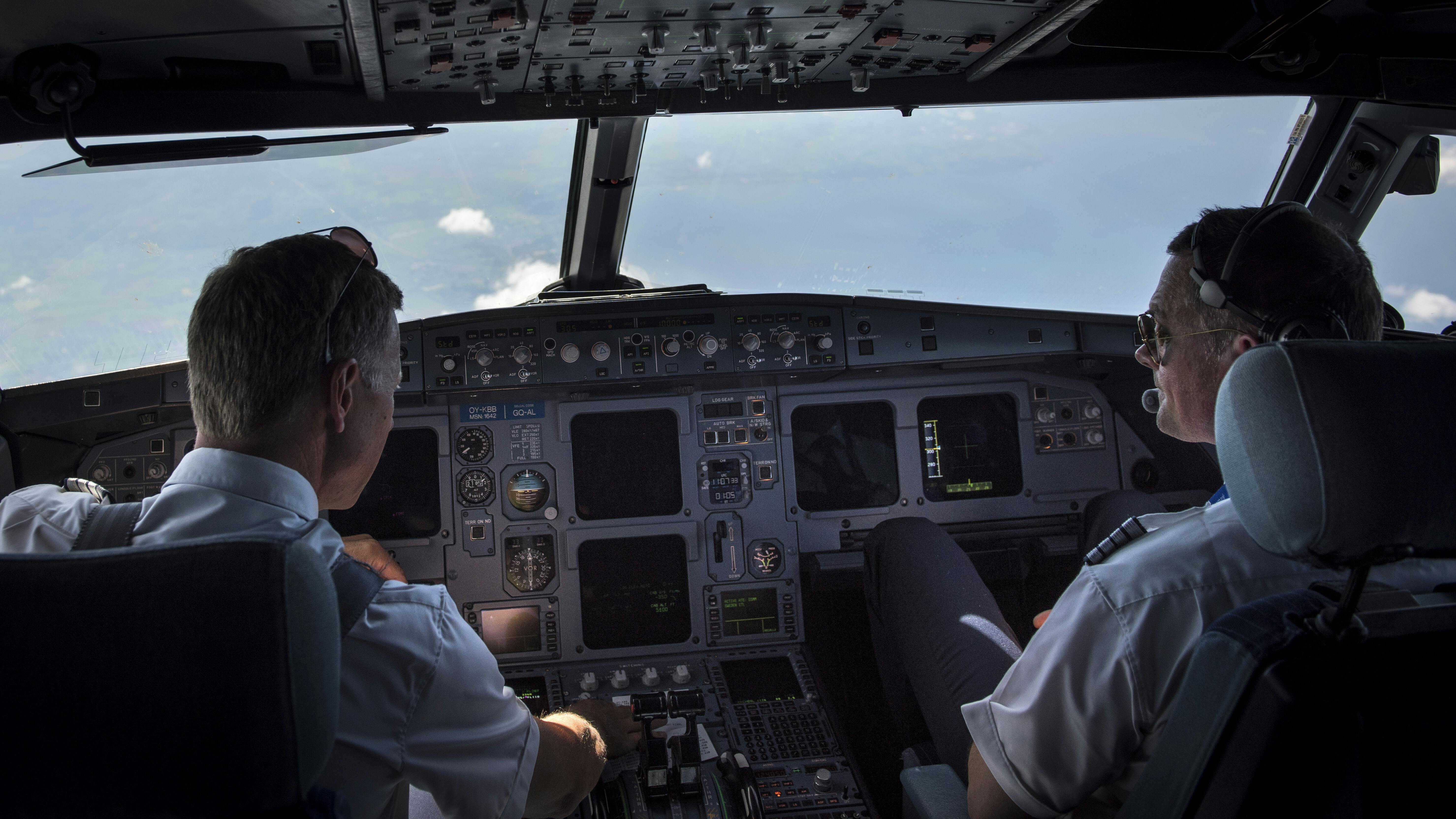 Cockpit i flyvemaskine