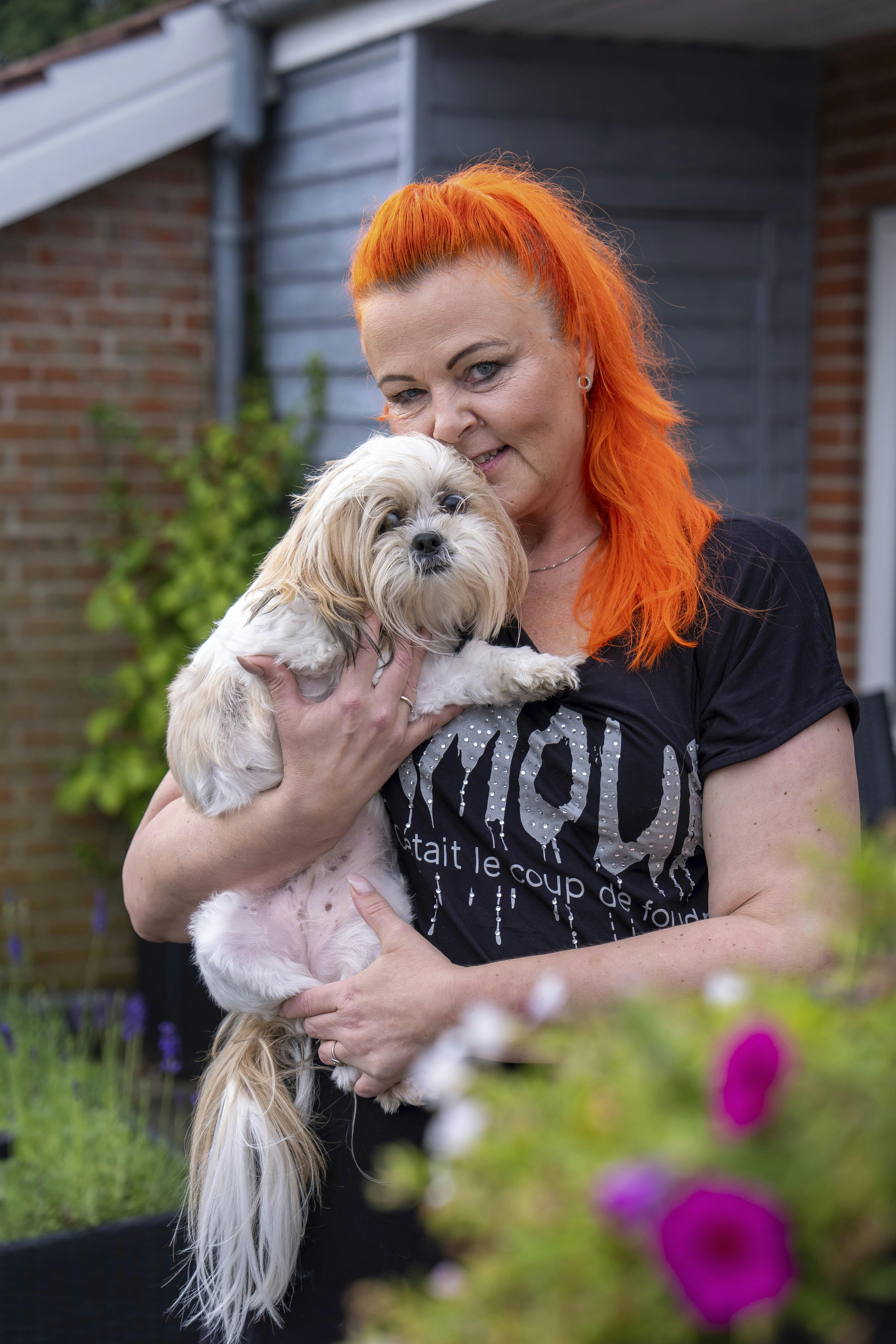 Cristina Vinther har tabt sig 17 kilo med Sense. Her ses hun med sin hund Ibi.