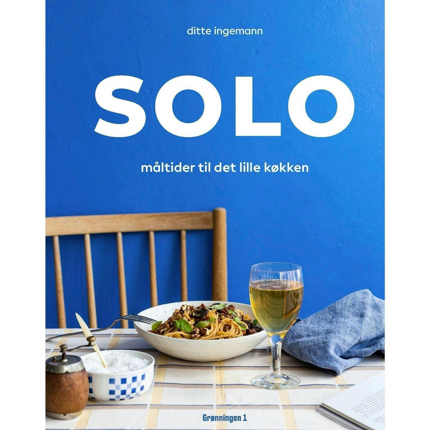 Ditte syntes, det var svært at spise alene. Derfor udgav hun kogebogen Solo. Selvom man er alene, må måltidet jo godt være hyggeligt.
