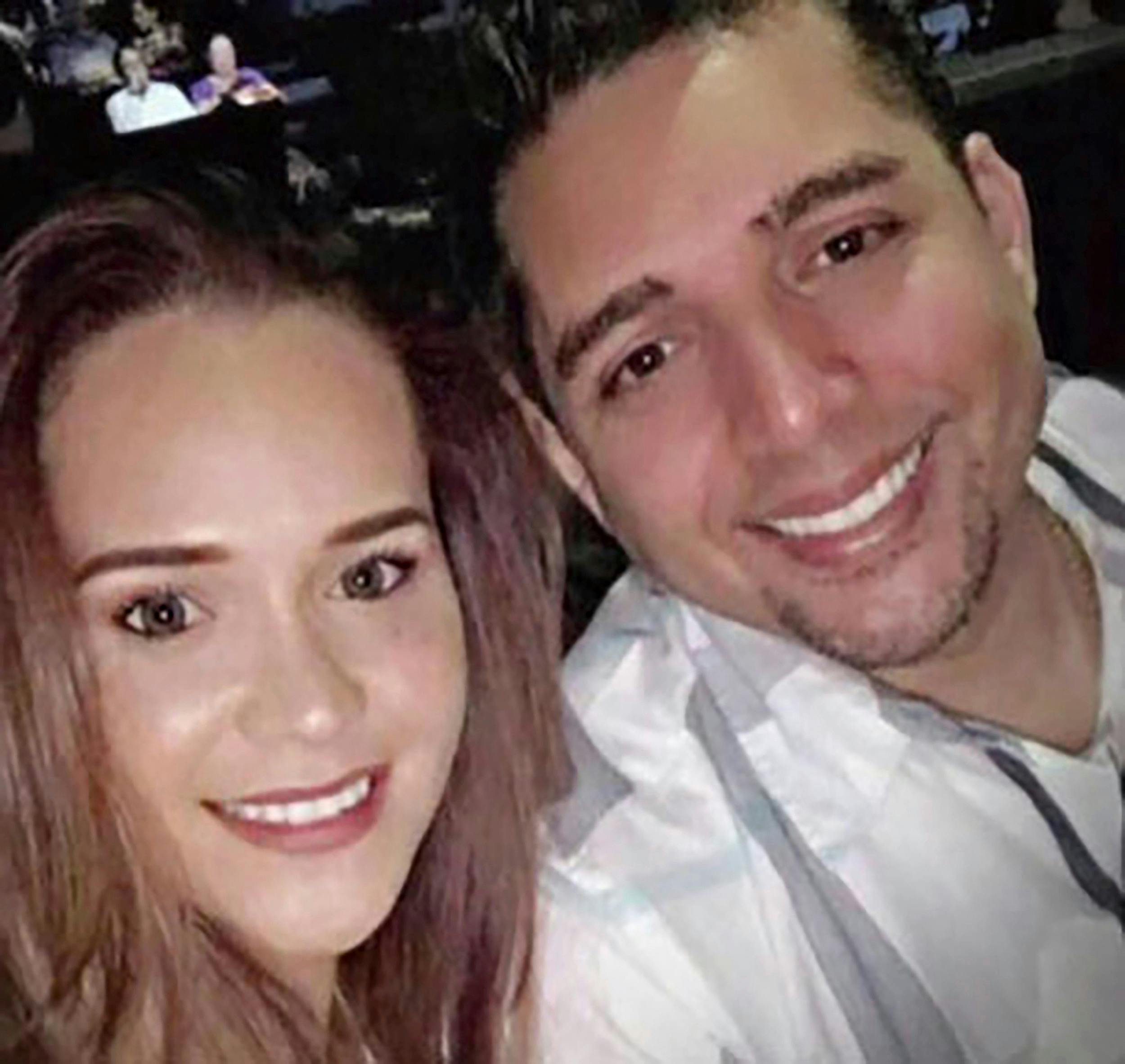 Maria Munoz og Joel Pellot mødtes som kolleger på et hospital i Puerto Rico og faldt pladask for hinanden.