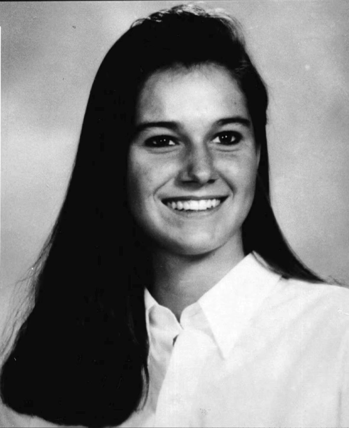 15-årige Kristen French forsvinder den 16. april 1992 på vej hjem fra skole. Hendes lig bliver fundet to uger senere.