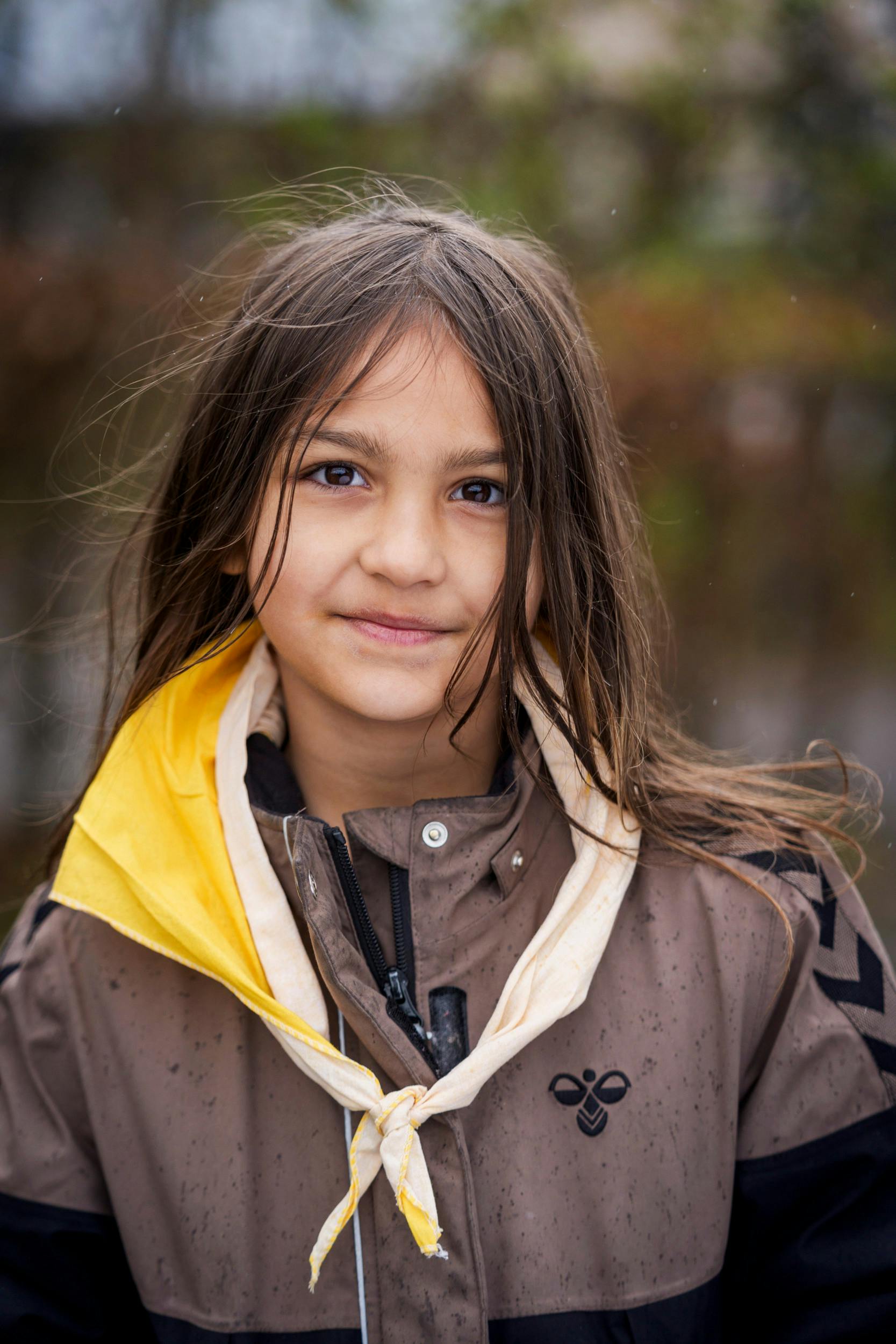 Eva 6 år. Jeg giver det fire point… nej måske fem. Nej, vent. 10 ud af 10. Det sjoveste har været, at vi har bygget huler, og så spiste vi vores madpakker derinde. Vi har bygget hele ugen, og det var hyggeligt.