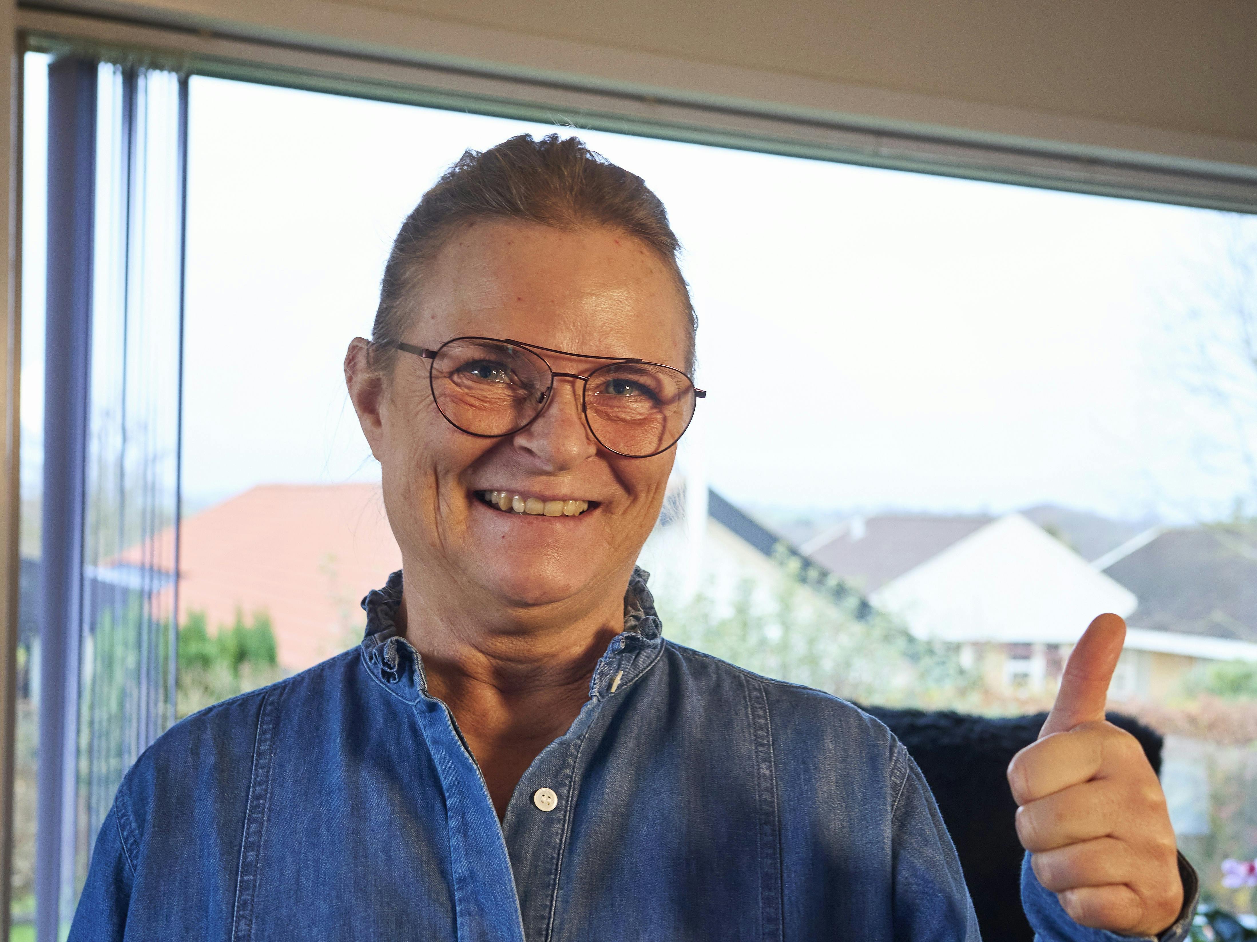 Turi Mørkøre Berg i sin stue.