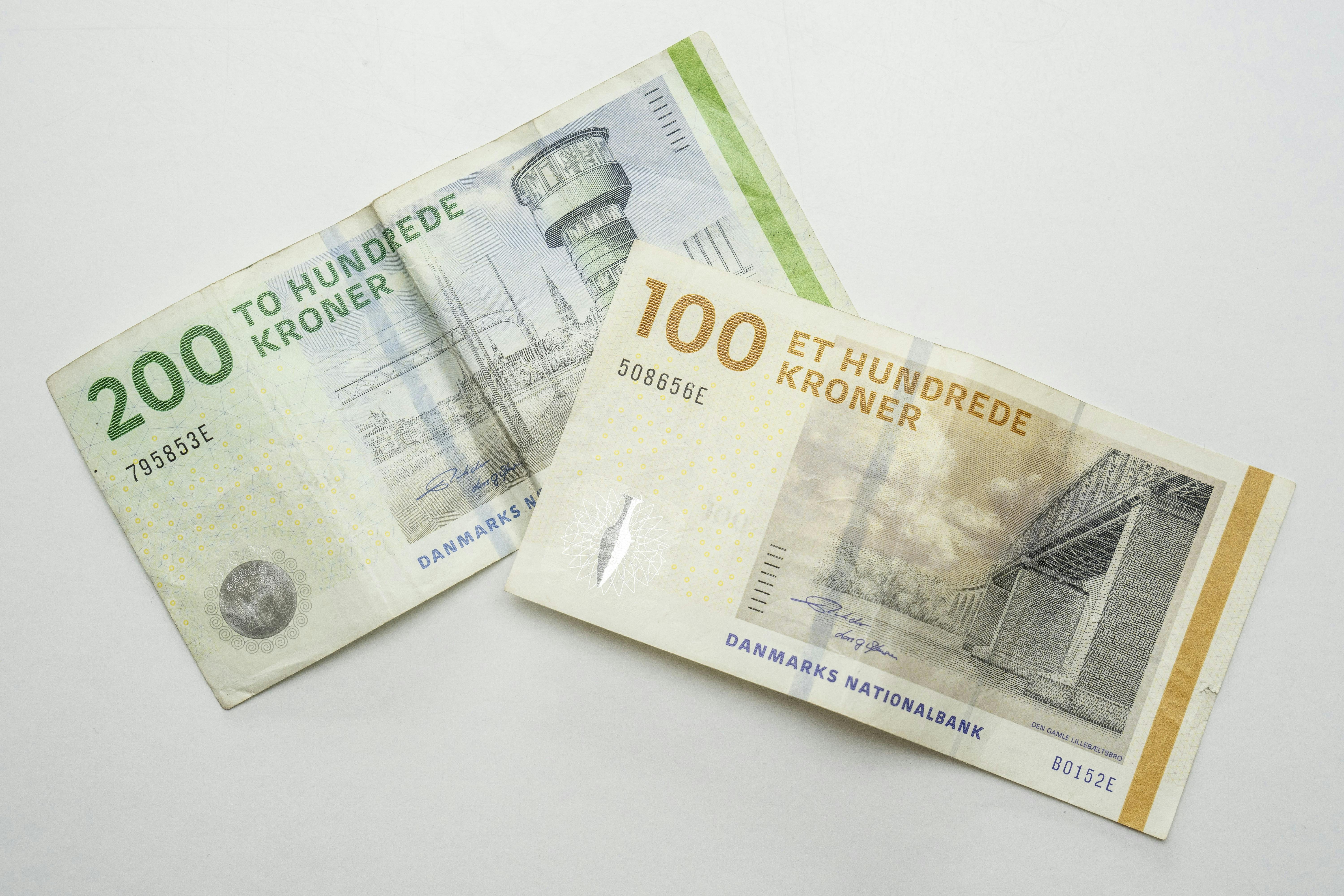 En 100 og 200 krone seddel