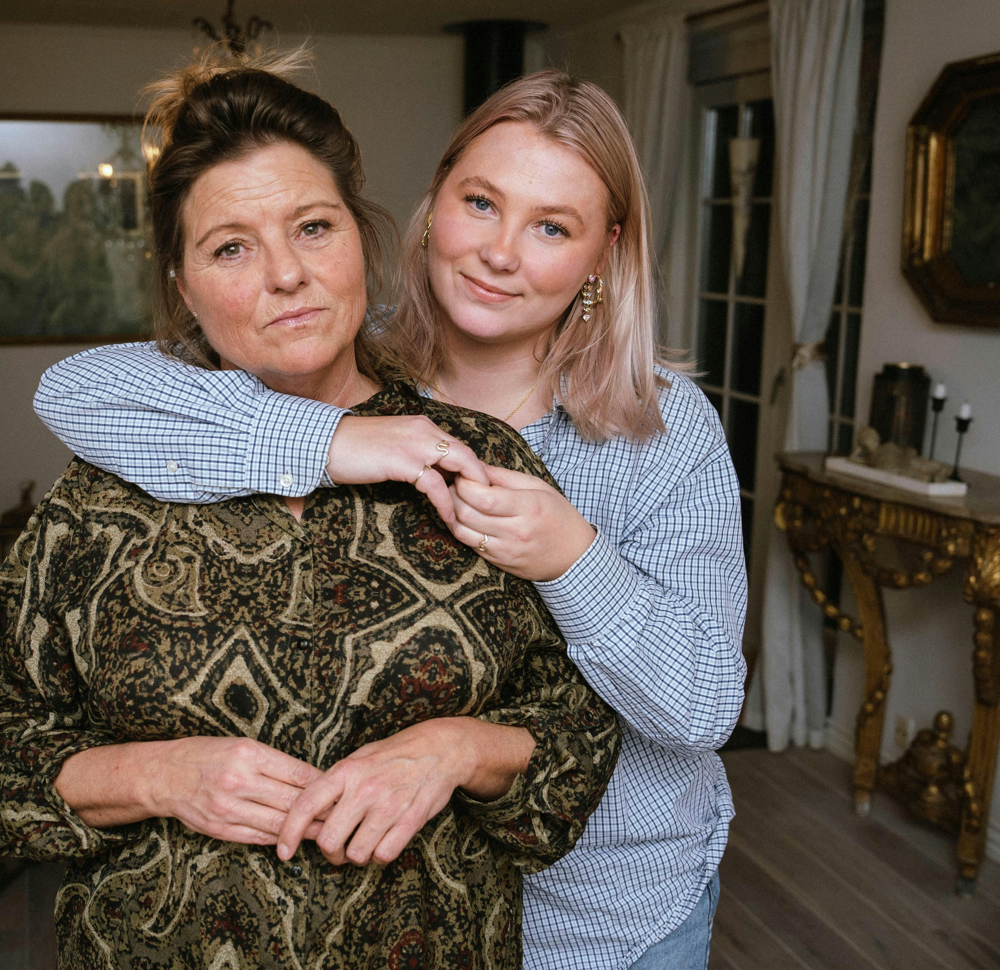 Sofie Amalie Hejn sammen med sin mor Gitte Hejn Kristensen