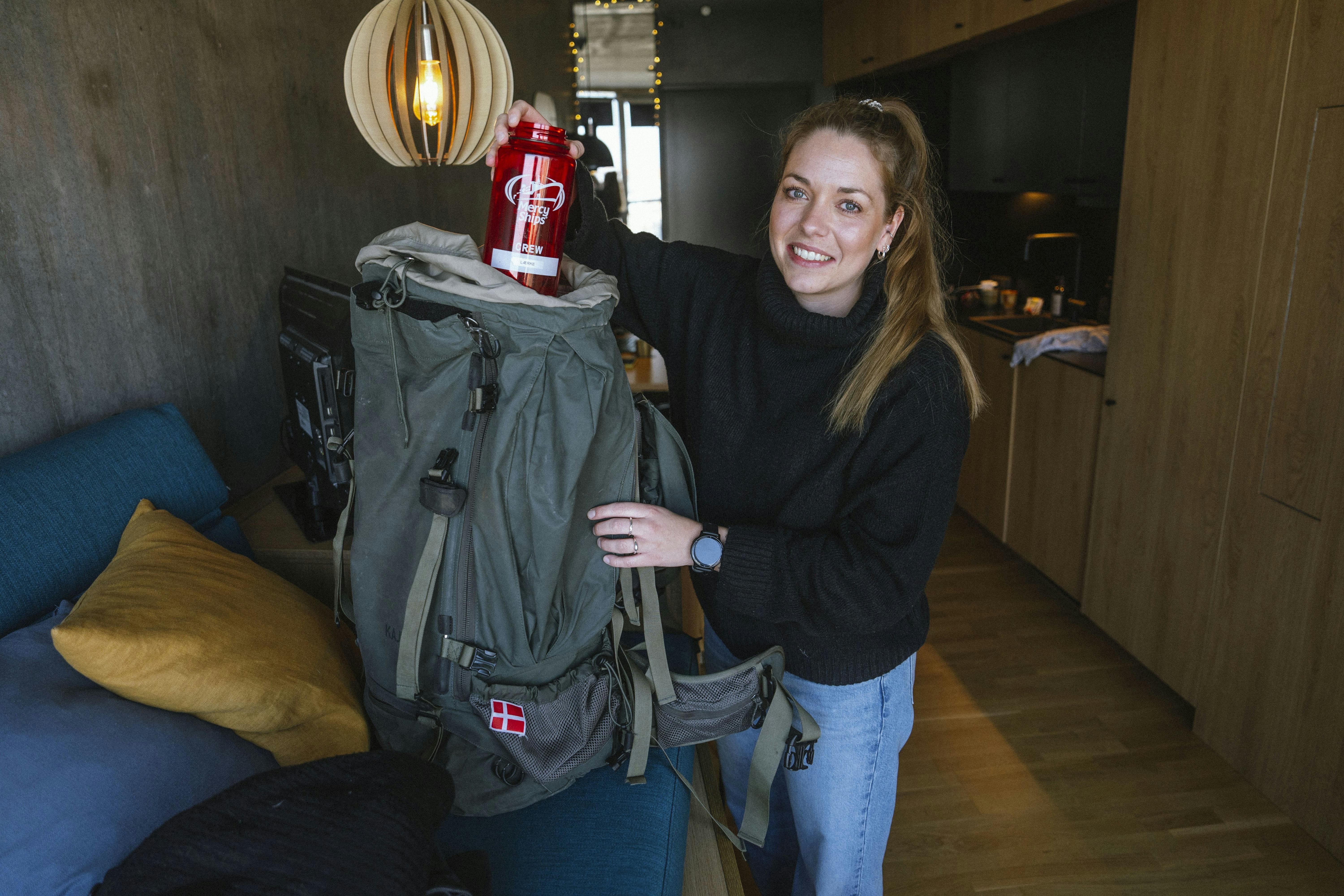 Lærke er frivillig sygeplejerske i Afrika: Lønnen er at gøre en forskel ...