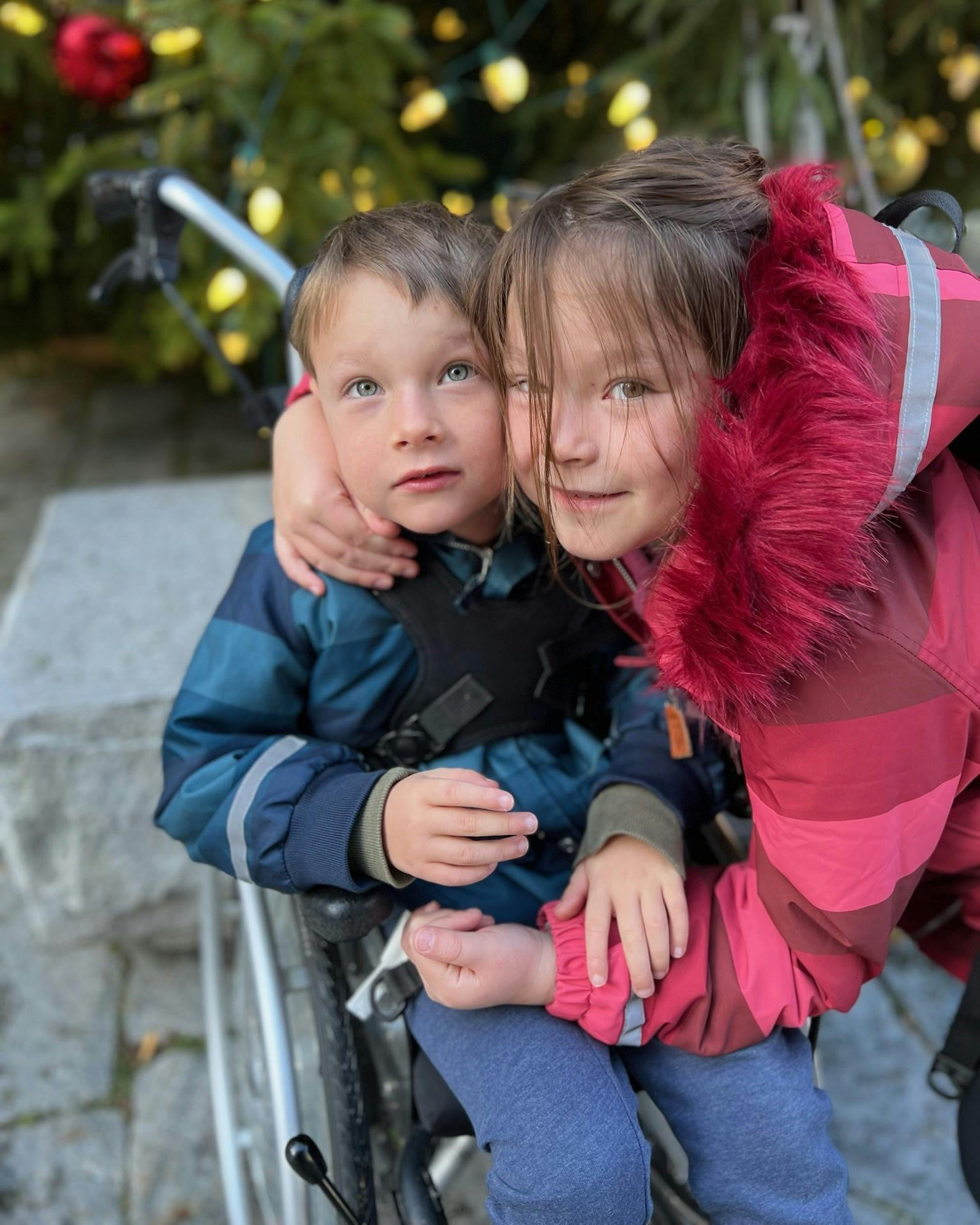 August Jarl Christensen og søsteren Sarah