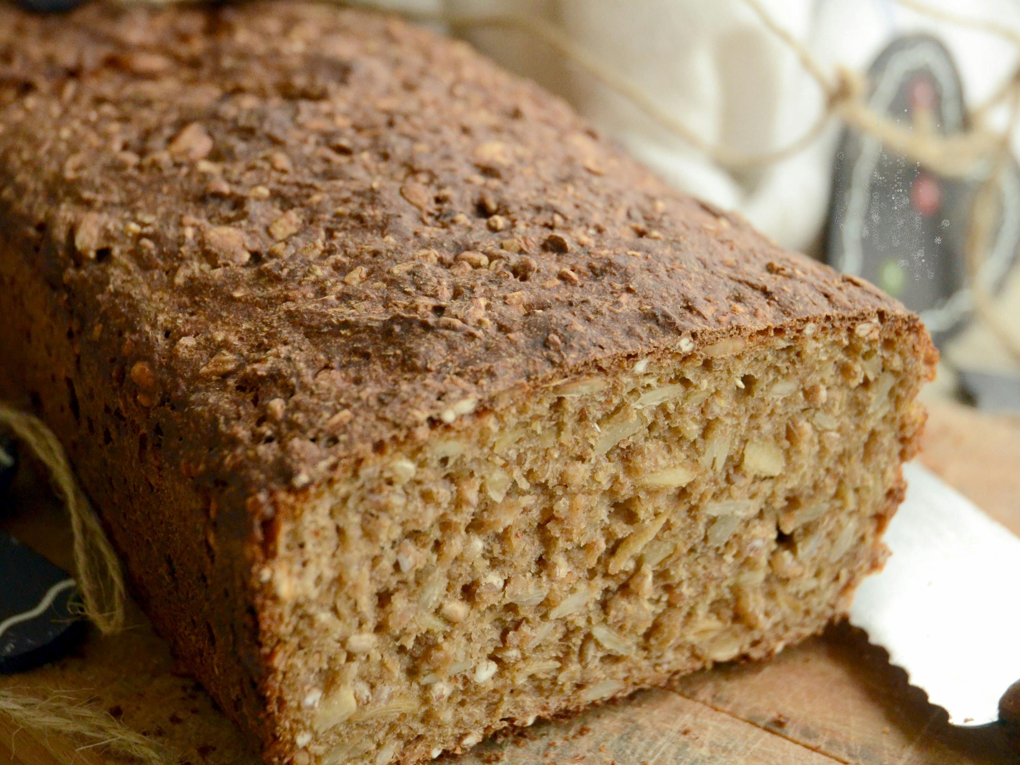 Mad med Lone Landmand. - Hjemmebagt rugbrød.