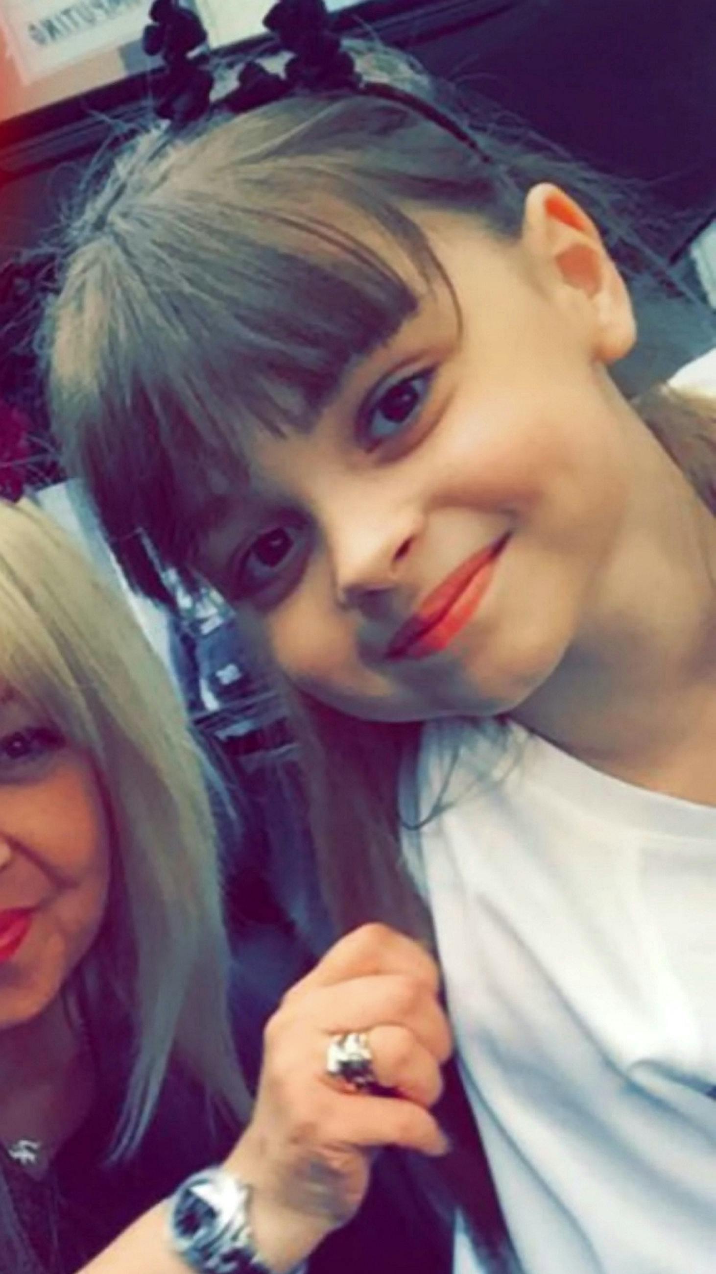Saffie Rose Roussos sammen med sin mor
