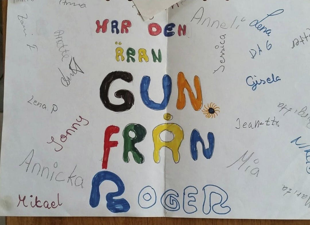 En fødselsdagshilsen til Gun fra klassen – men mest fra Roger.