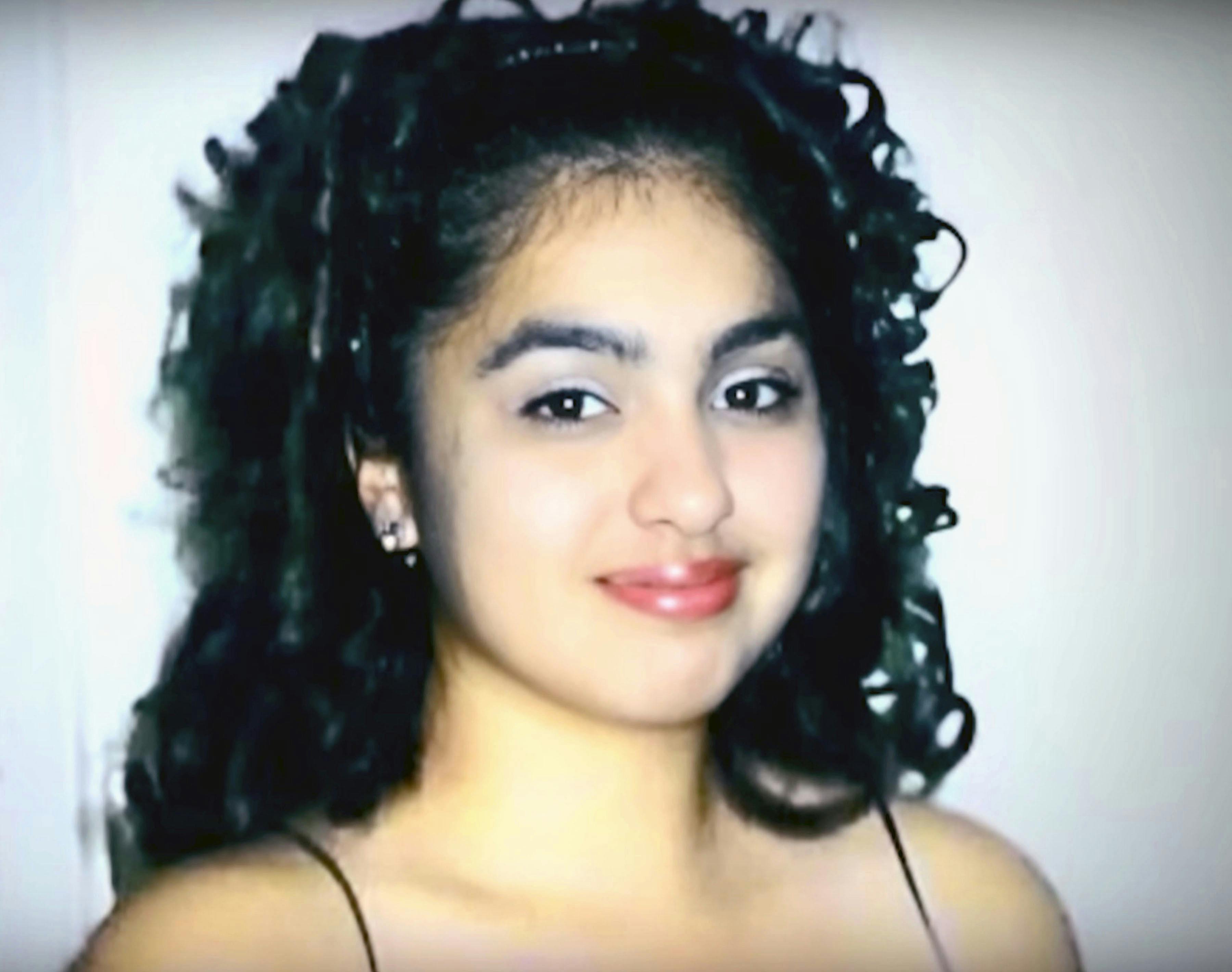 Valerie Zavala Wilson, der smiler ind i kameraet. 