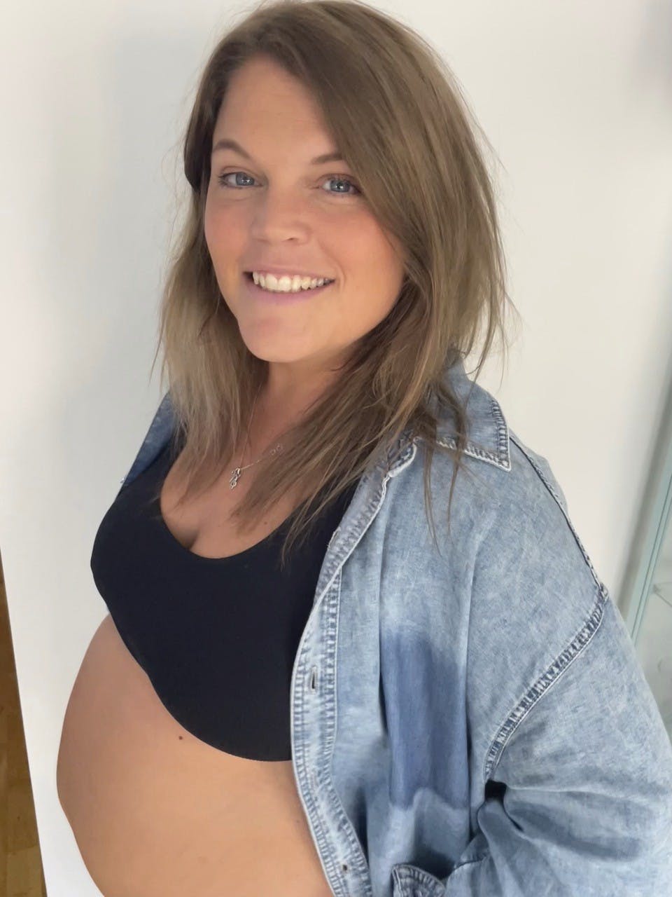 Maja gravid.