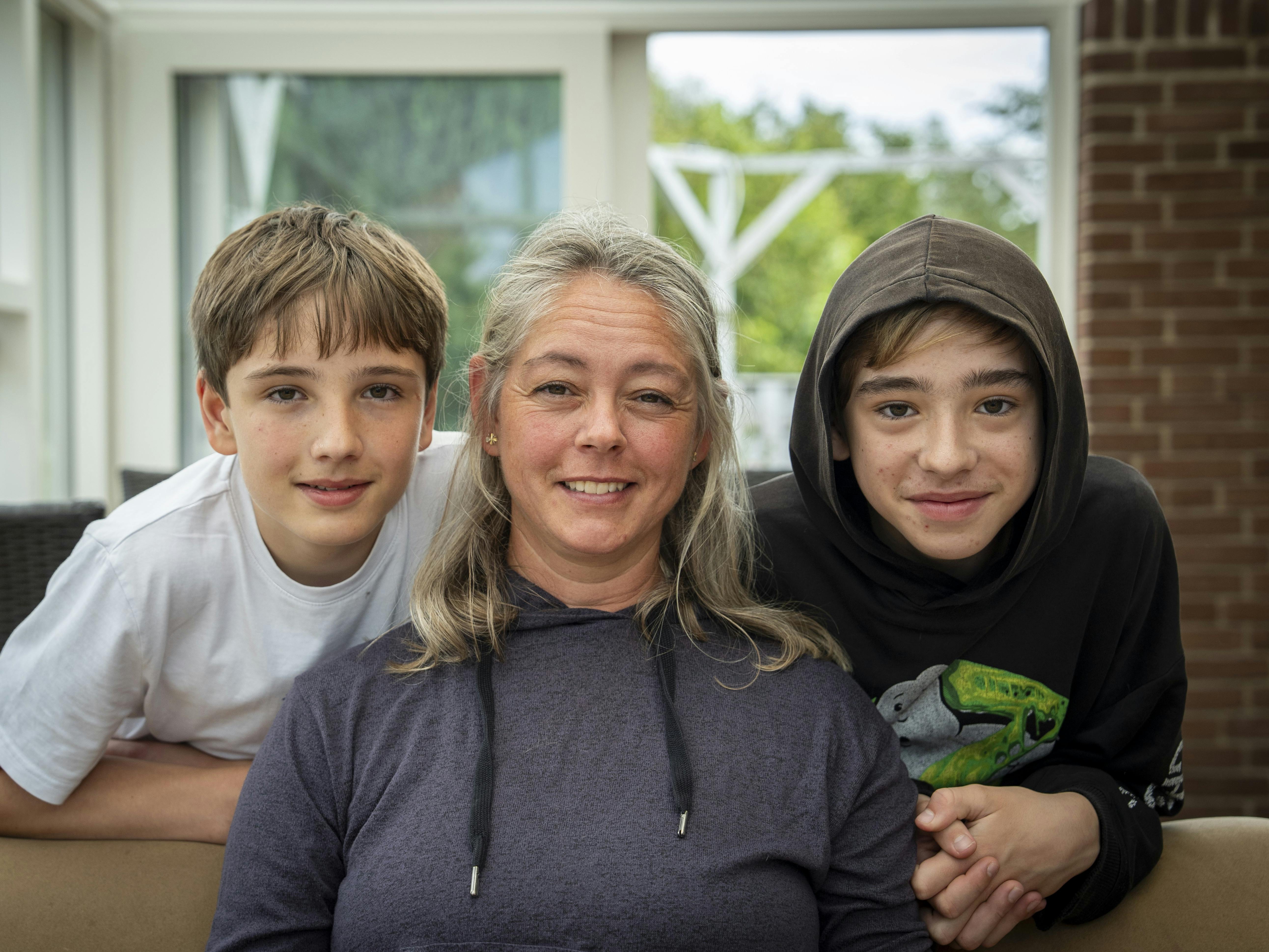 Bendte Madsen på 48 år har sammen sin mand to børn på 12 og 14 år.