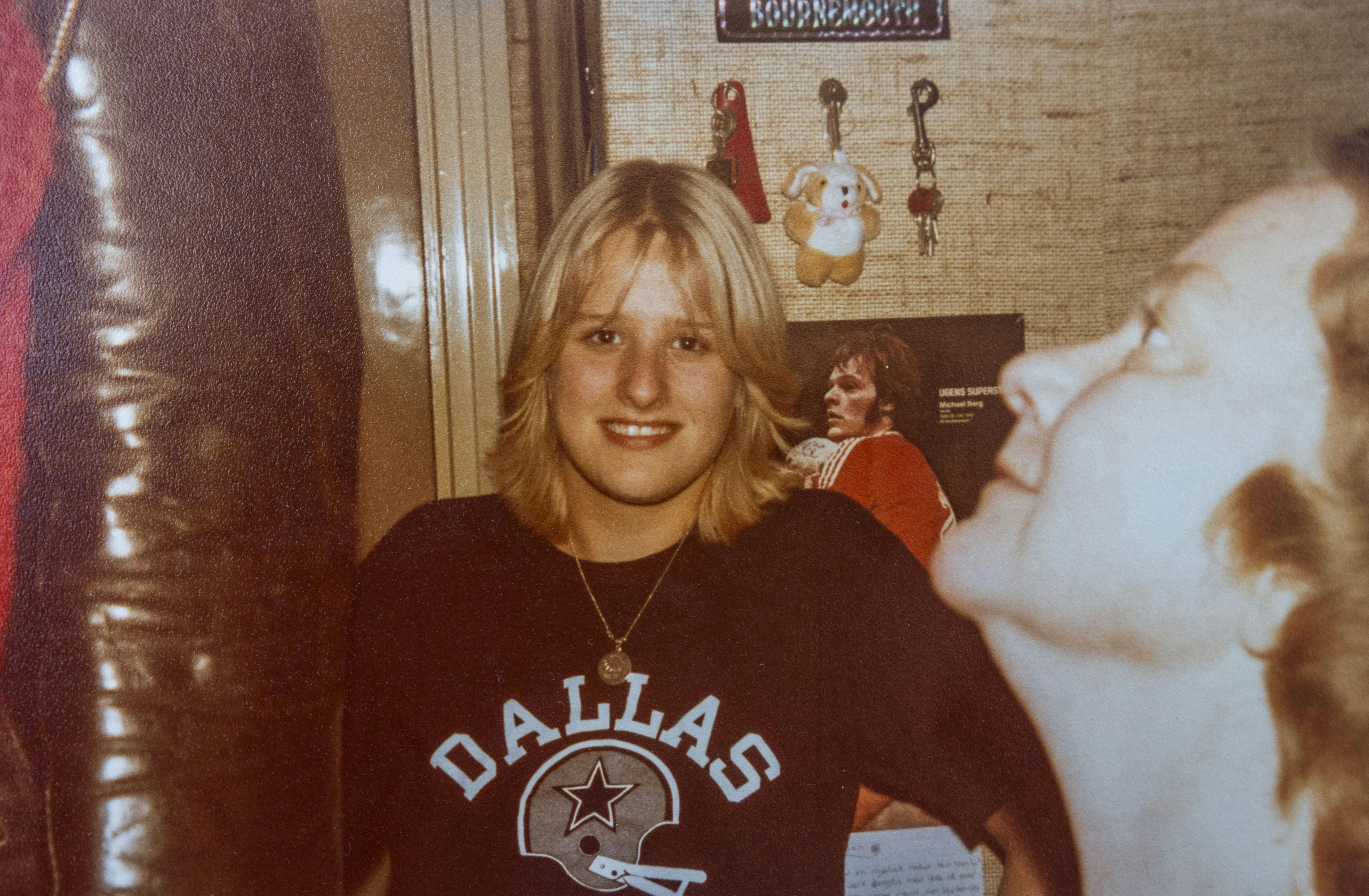 Birgit som ung teenager i 1970’erne faldt for den syv år ældre seje fyr i læderjakke.