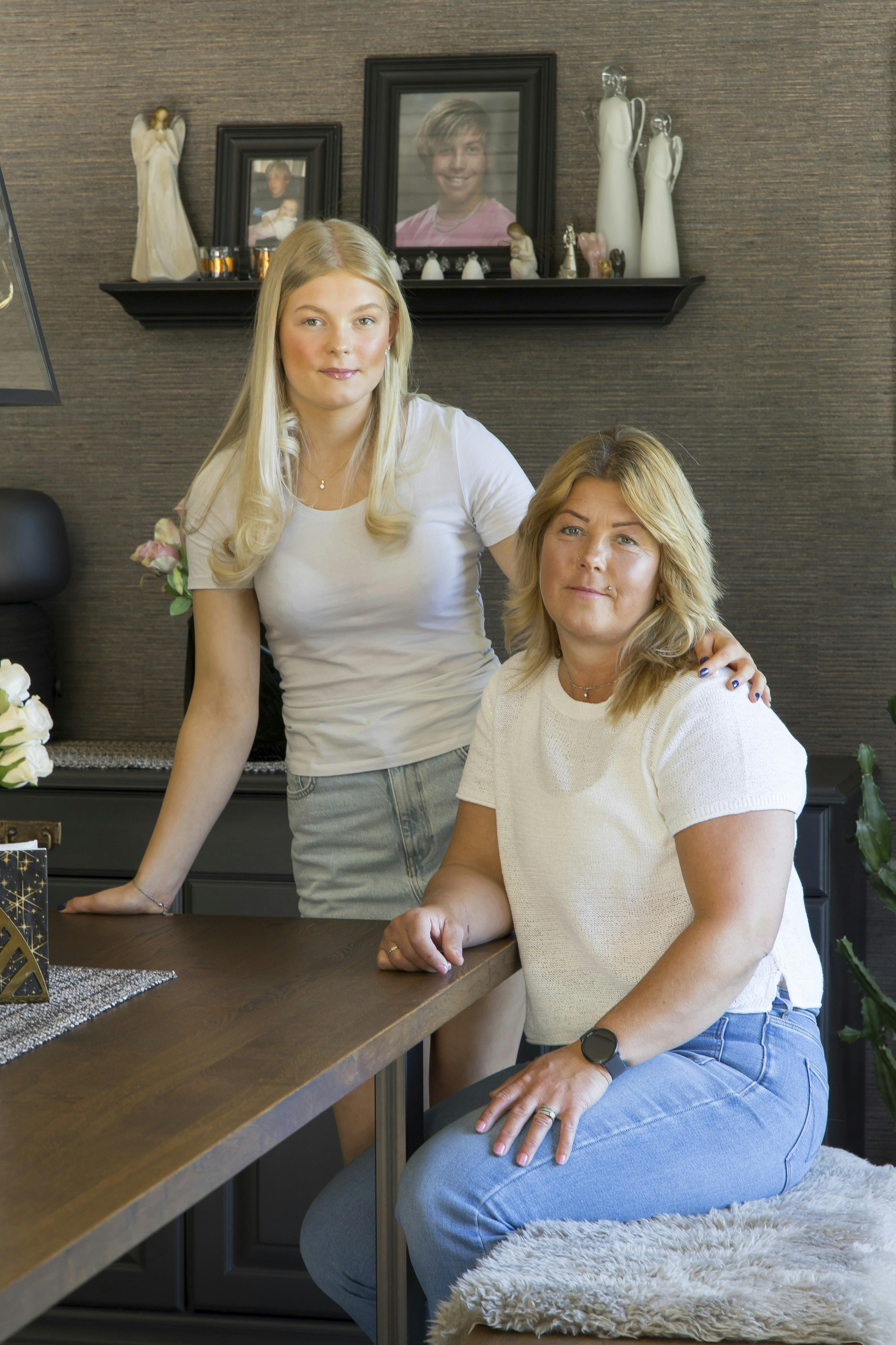 Emilie gik I børnehaven, da hun mistede sin storebror. Nu er hun gammel nok til selv at kunne tage kørekort.