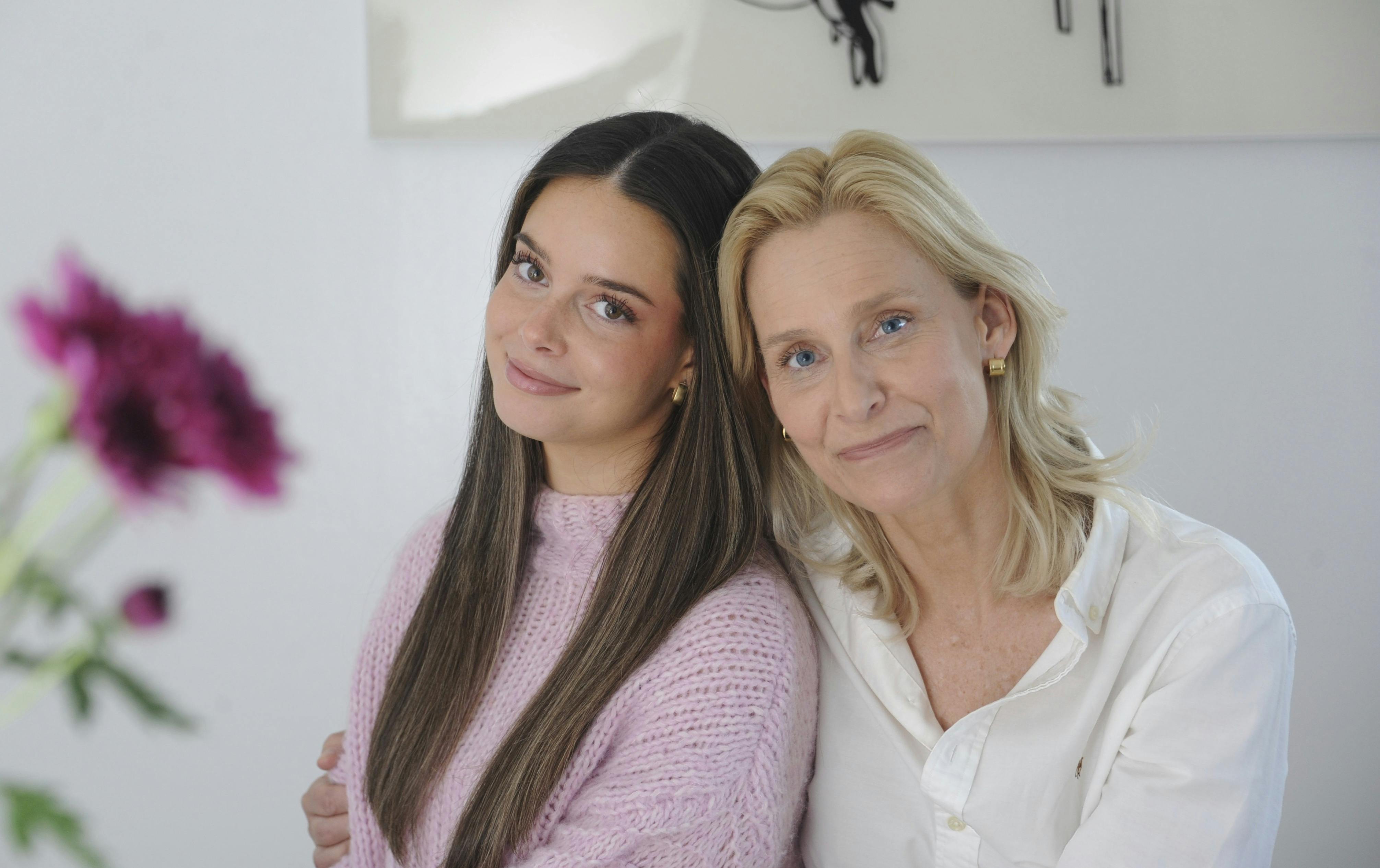 NÆRHET: Det er et helt spesielt bånd mellom Gro og Rachel. Det viktigste for Gro har hele tiden vært at datteren skal ha det bra.