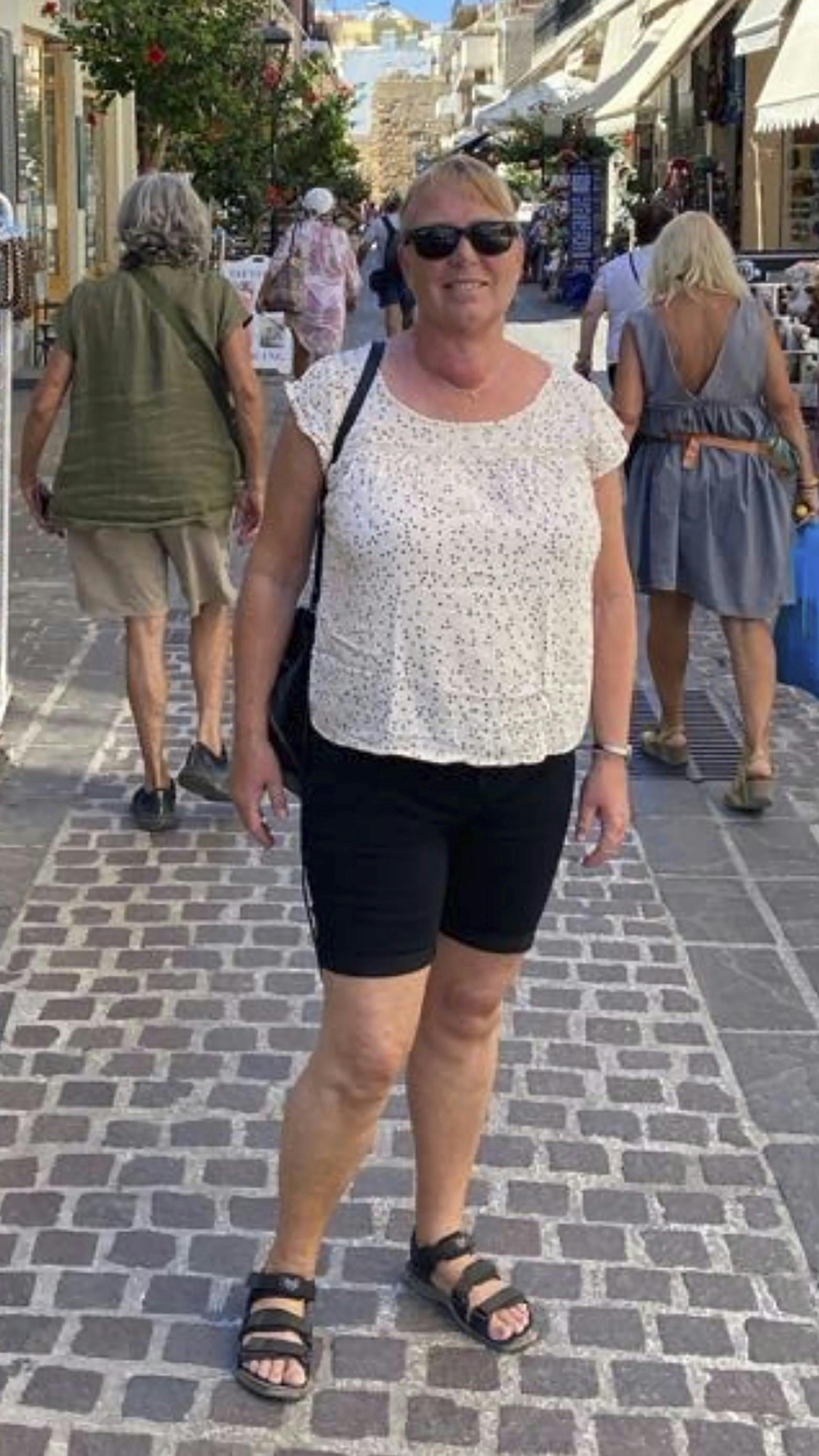 Et før-billede af Britta Nielsen fra en ferie, hvor hun vejede 77 kilo.