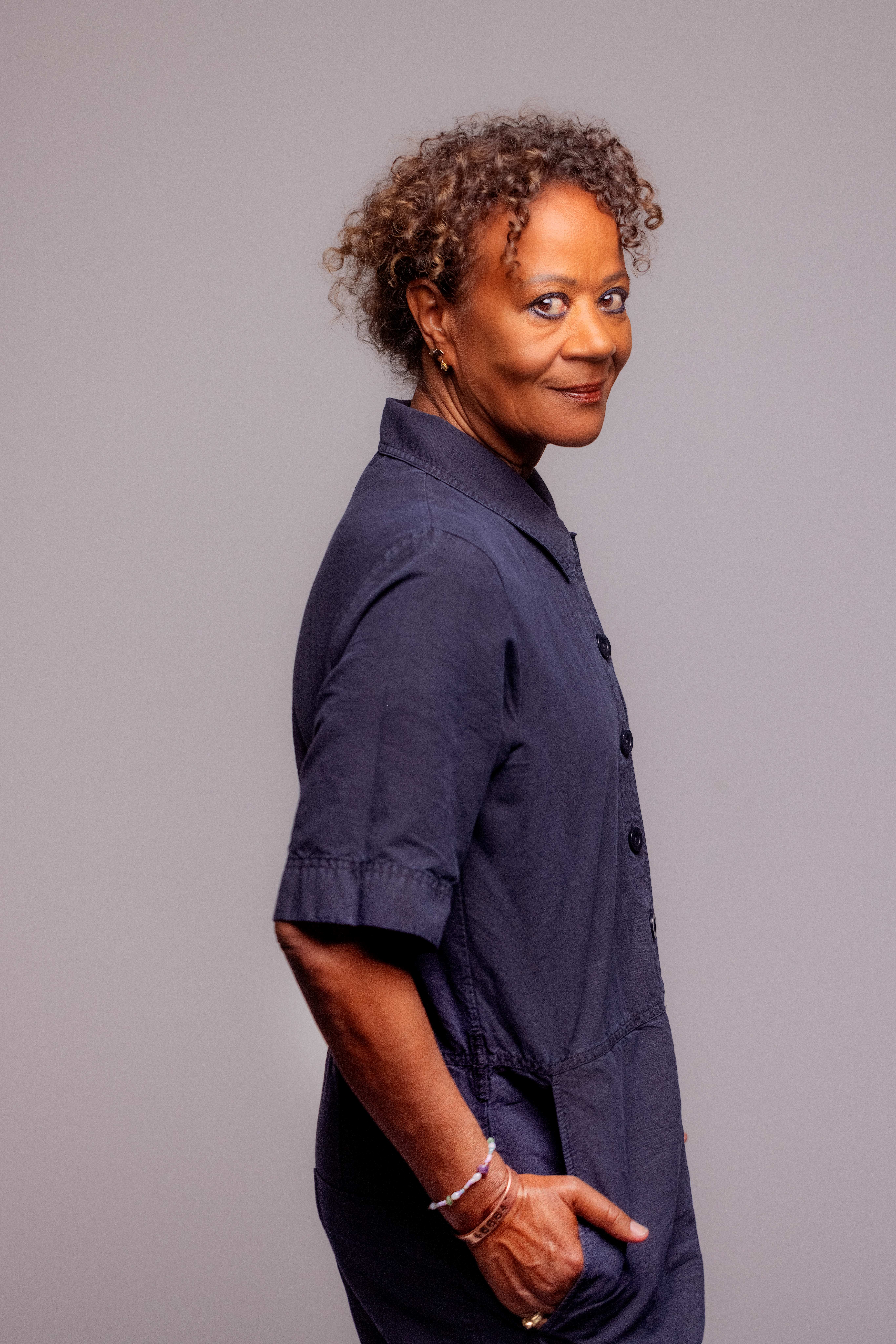 Helle Joofs nye bog "Hvorfor er lykken" fra forlaget Gyldendal udkommer den 24. oktober 2025.