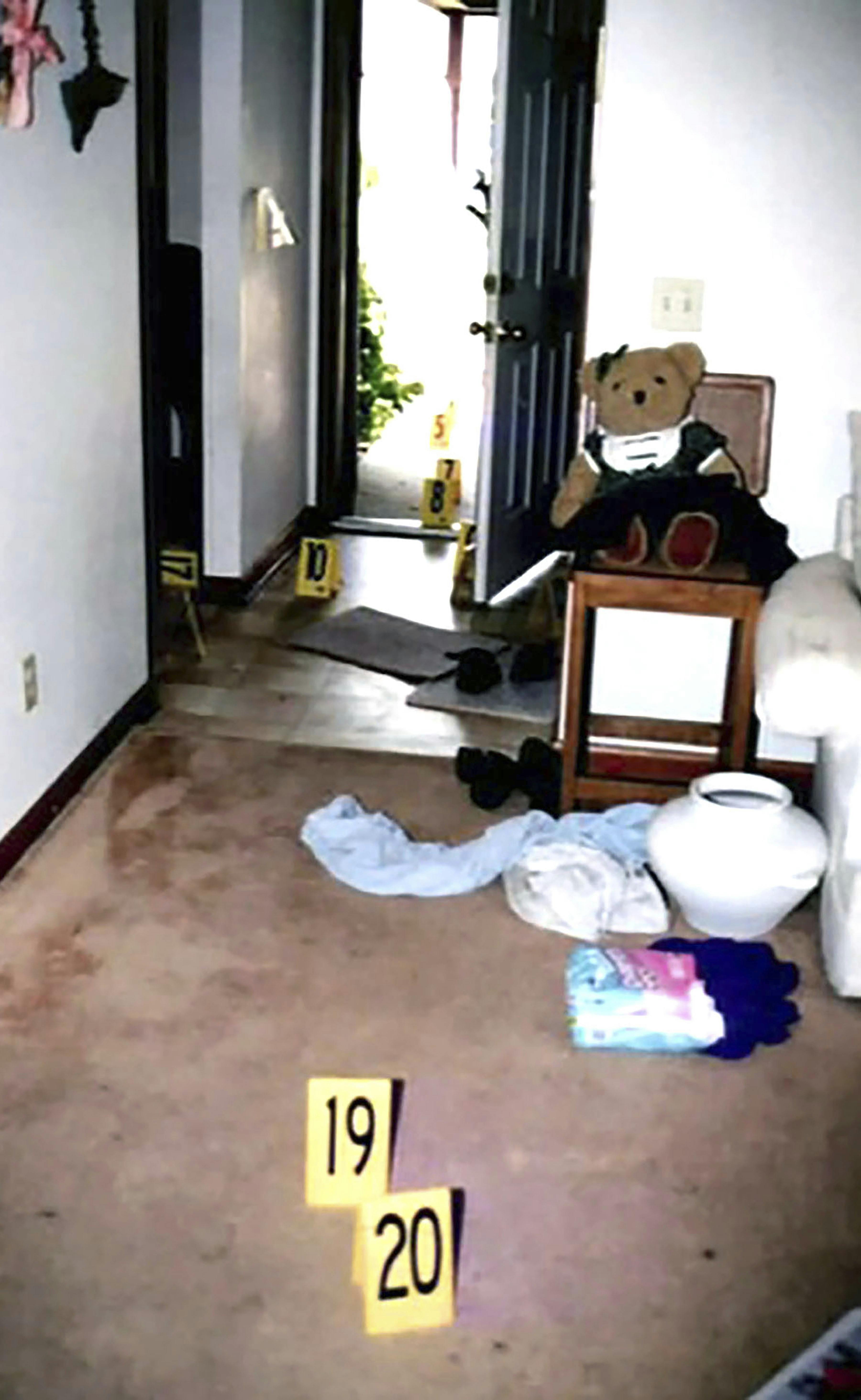 Drab på Ron Stovall - Blod i entreen vidnede om det voldsomme drab