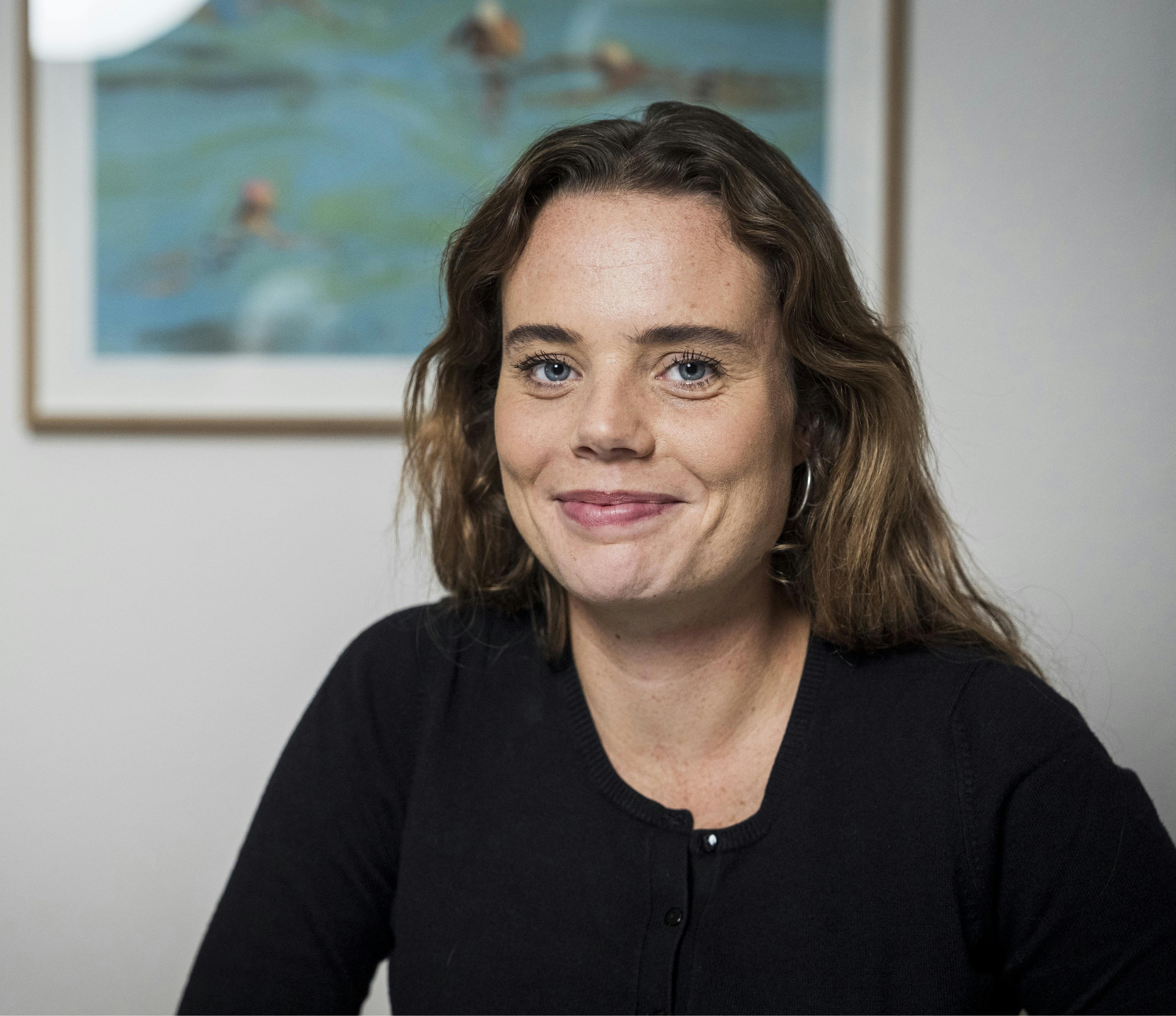 Foto af Iben Schmidt, som er donorbarn og har fundet ud af at sin bedste veninde Katrine Maria Goli Jensen er hendes søster.