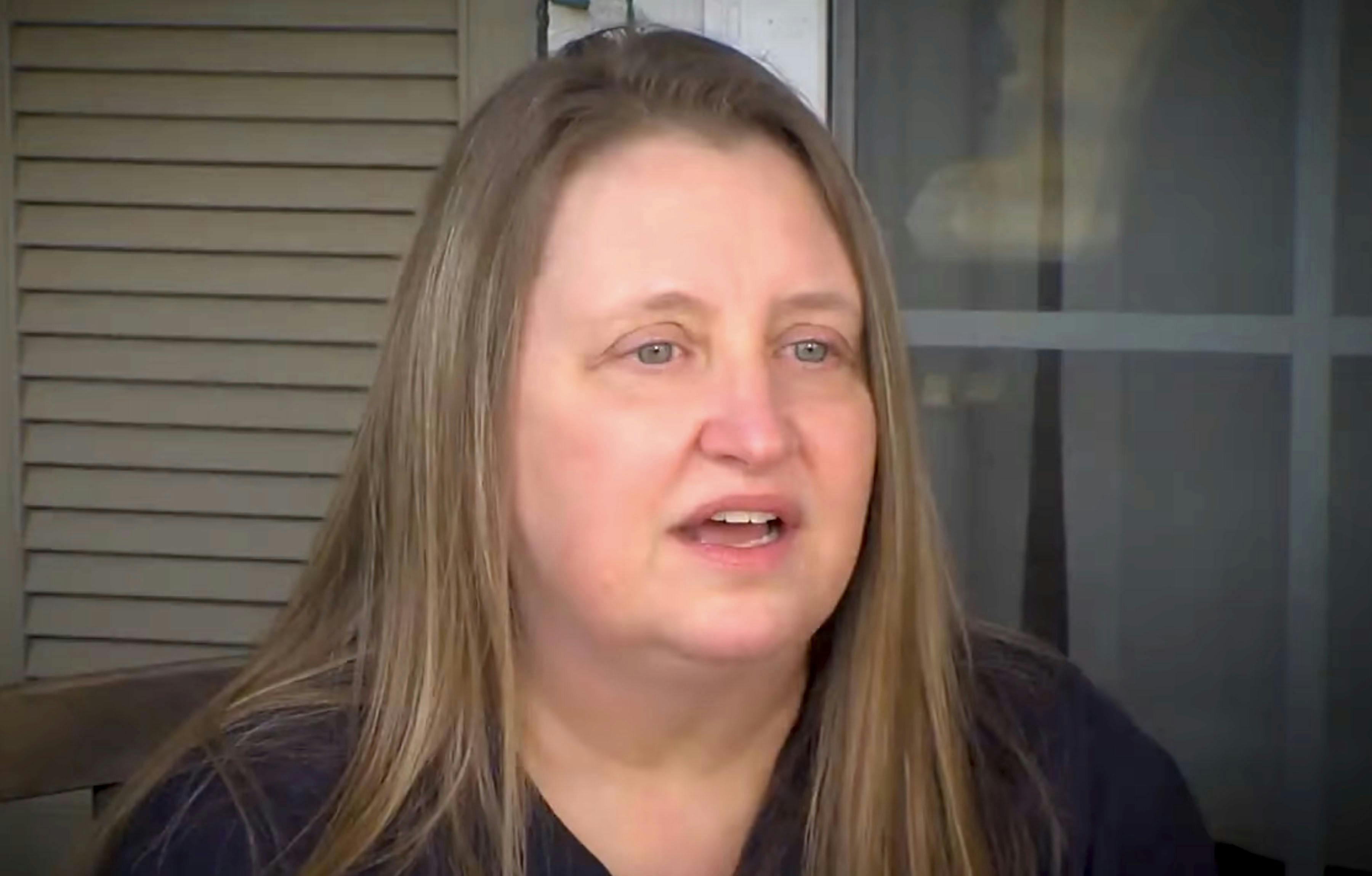  Sarah Keener, der er datter af ægteparret Jack og Elaine Denney, der blev drabt ved juletræet.