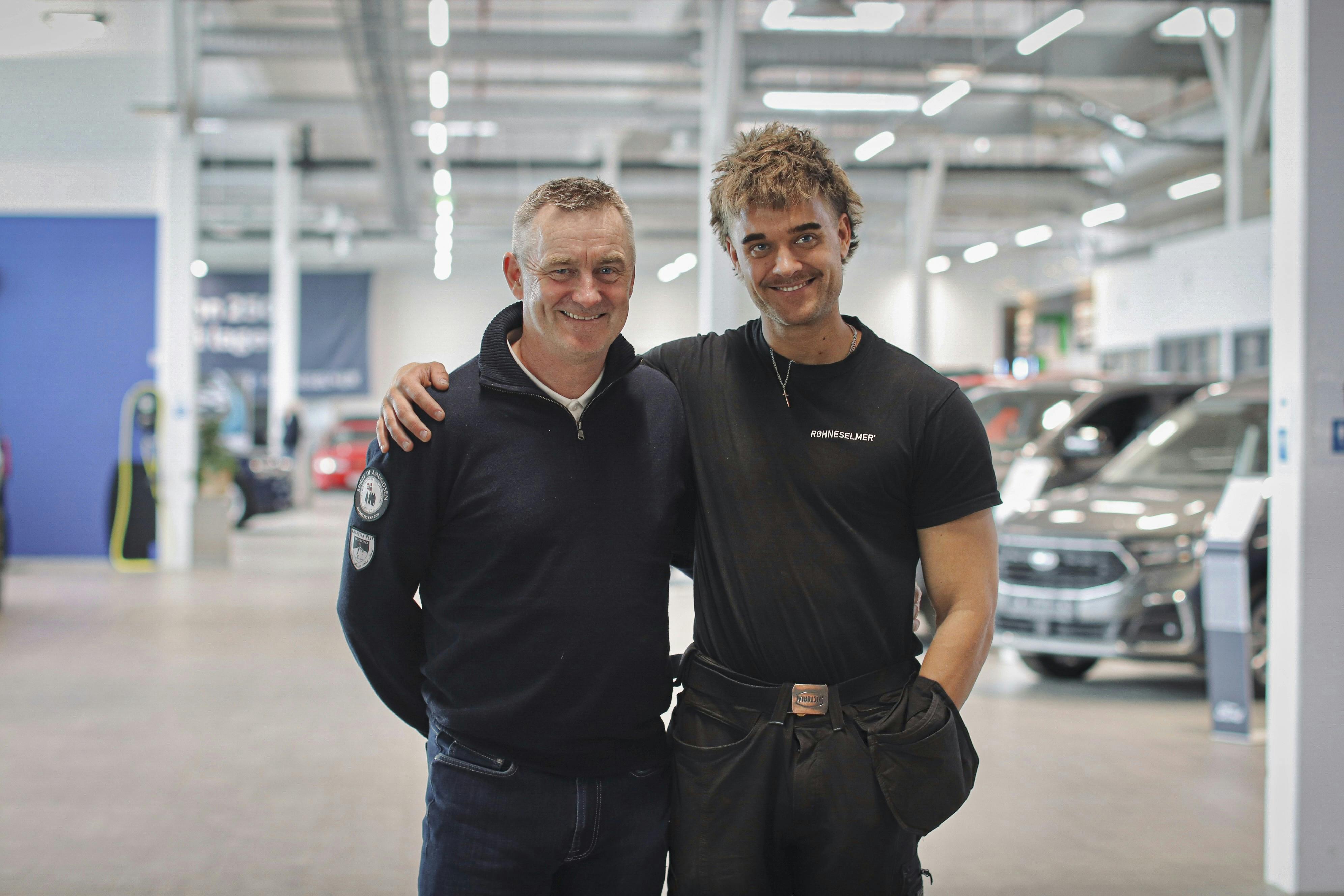 Clas Brede Bråthen og sønnen Sindre Bråthen, der har fået et tættere forhold efter Sindres misbrug.