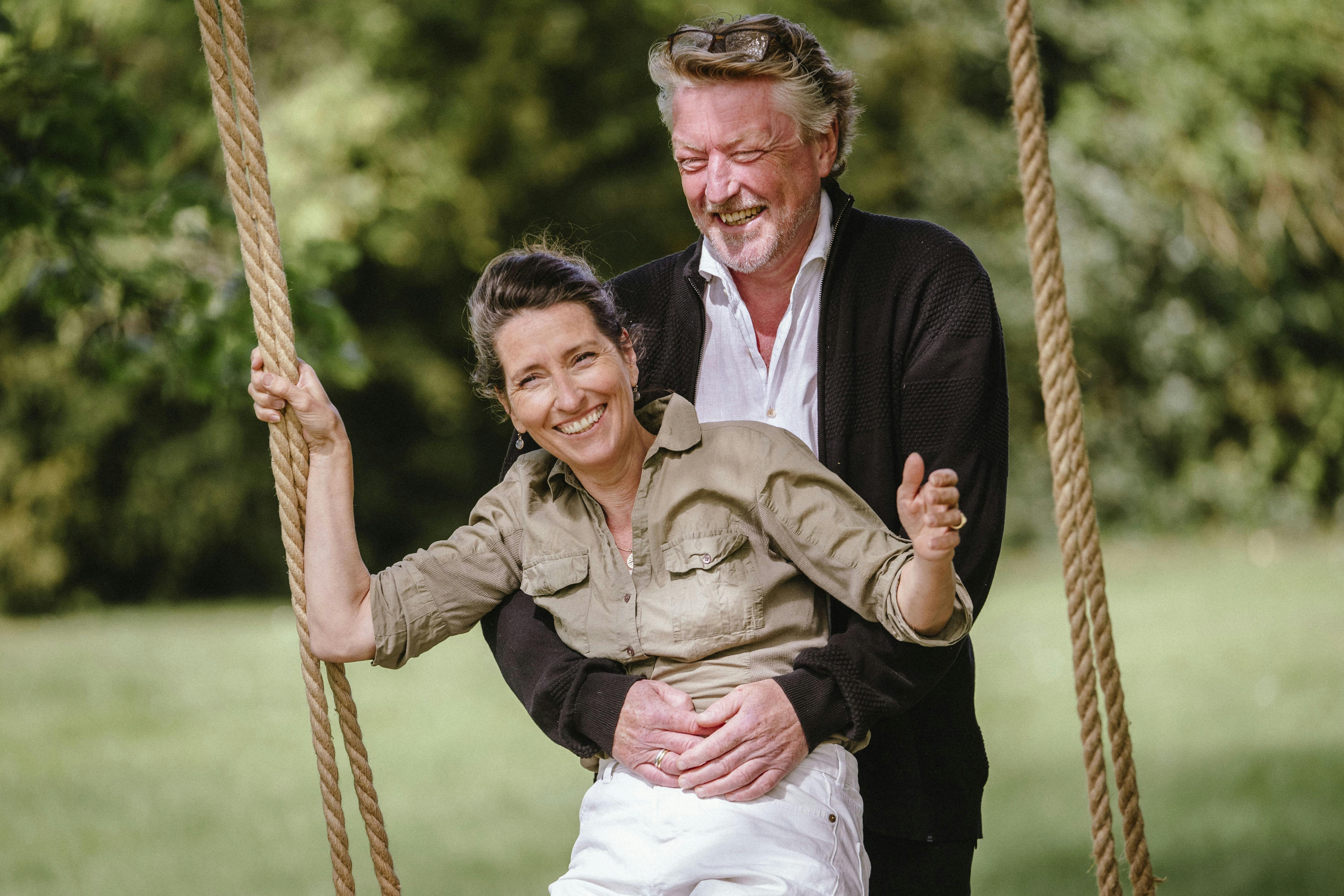 For omkring seks år siden blev Majken og Henrik naboer i Valby. De var nyligt fraskilte og havde begge gode og højtlønnede jobs. De begyndte hurtigt at tilbringe tid sammen, og de endte med at blive kærester og senere gift