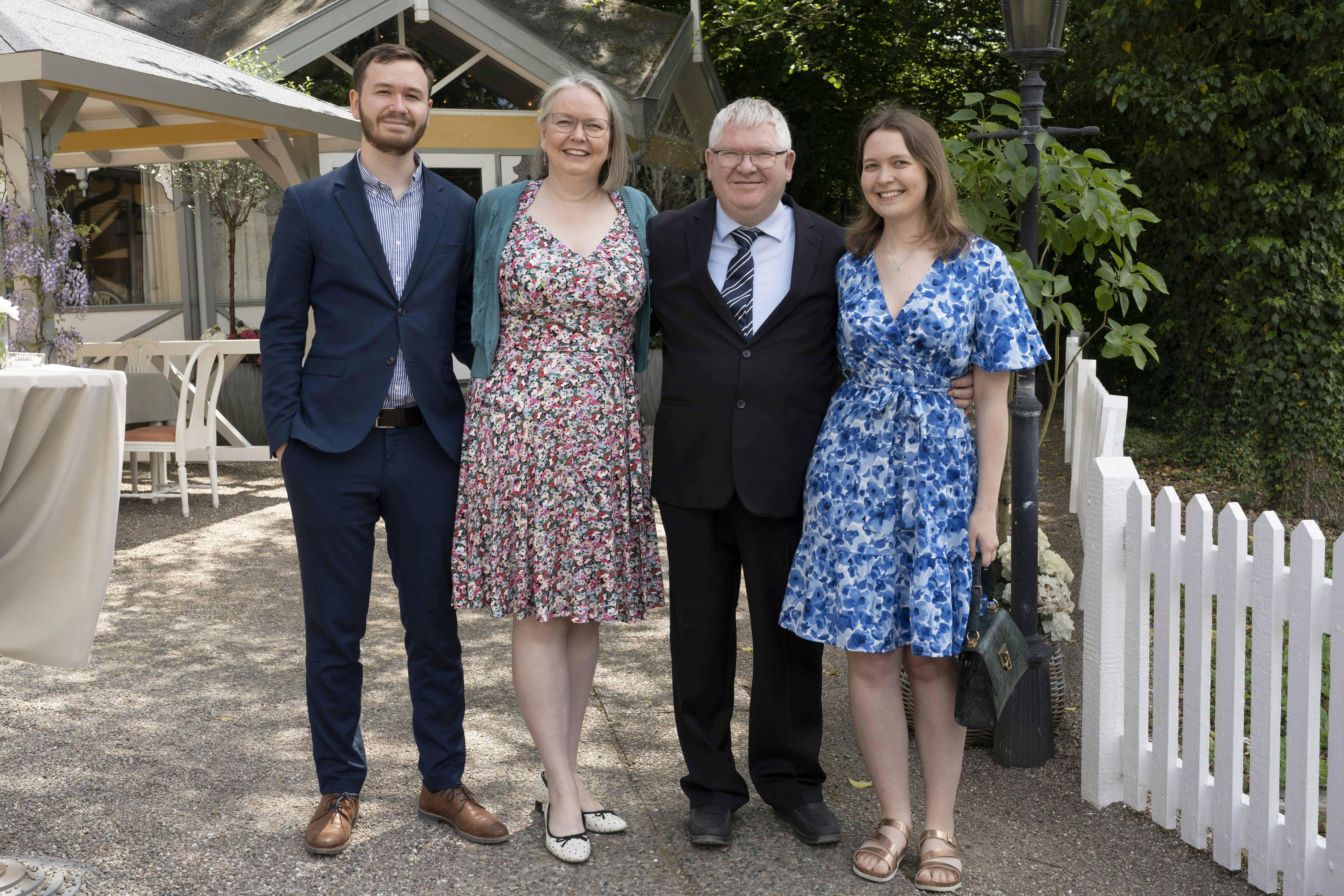 Lars og Theresias fra Årgang O sølvbryllup.Sted: Stennevej 79, 6200 AabenraaDato: 03/06/2023Journalist: Helle Skram de FriesFoto: Alex Tran