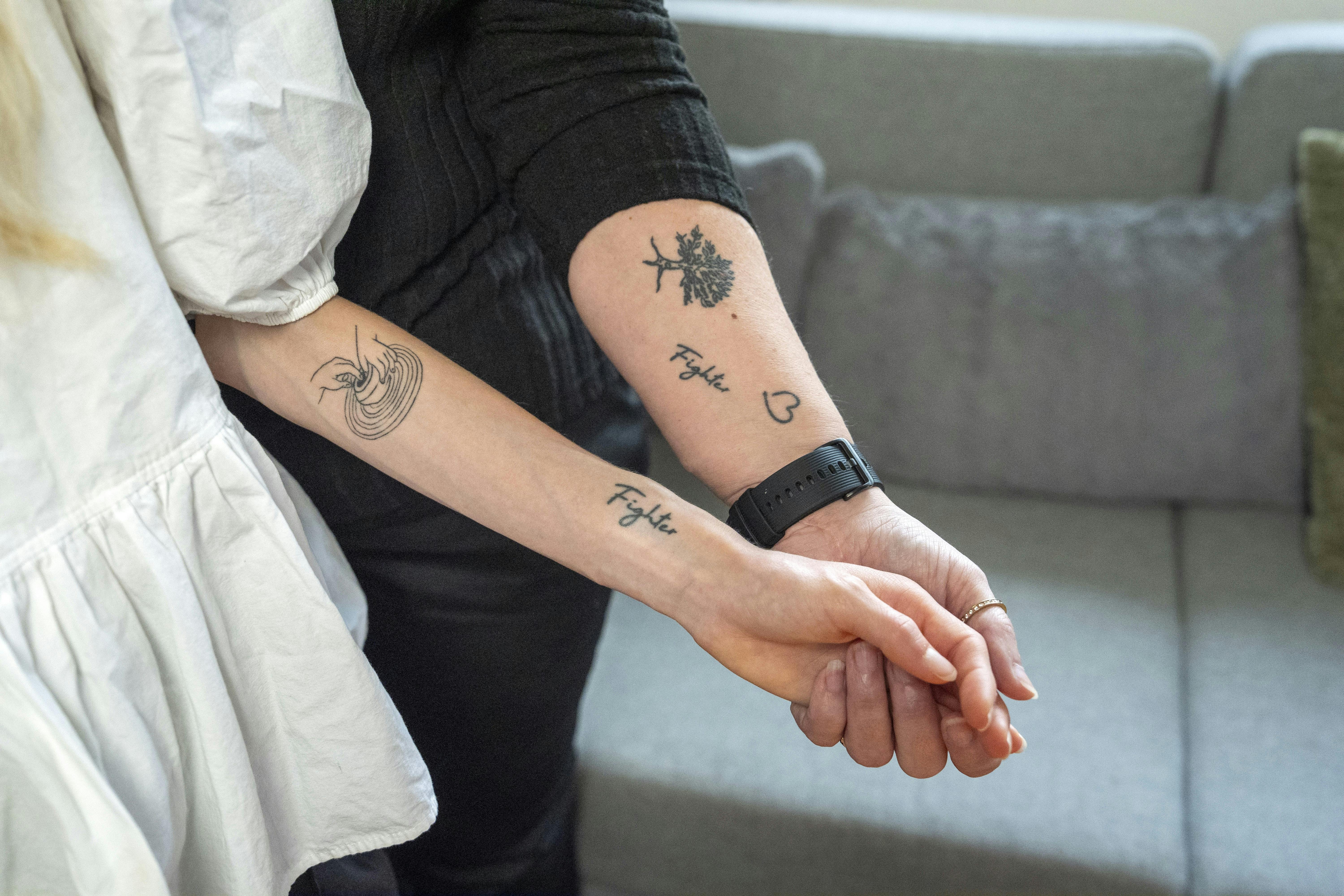 Maja Guldbrandt Gaade, der var ved at dø på grund af sin spiseforstyrrelse. har fået en tatovering med sin mor.