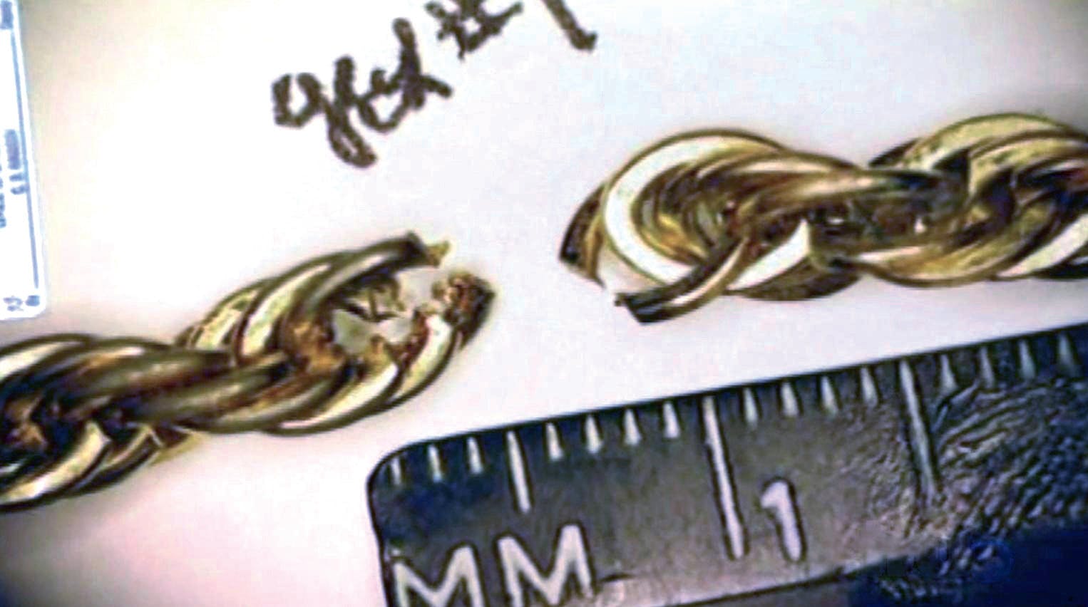 Mordet på Florence Hildreth - Bevismateriale - Guldvedhæng