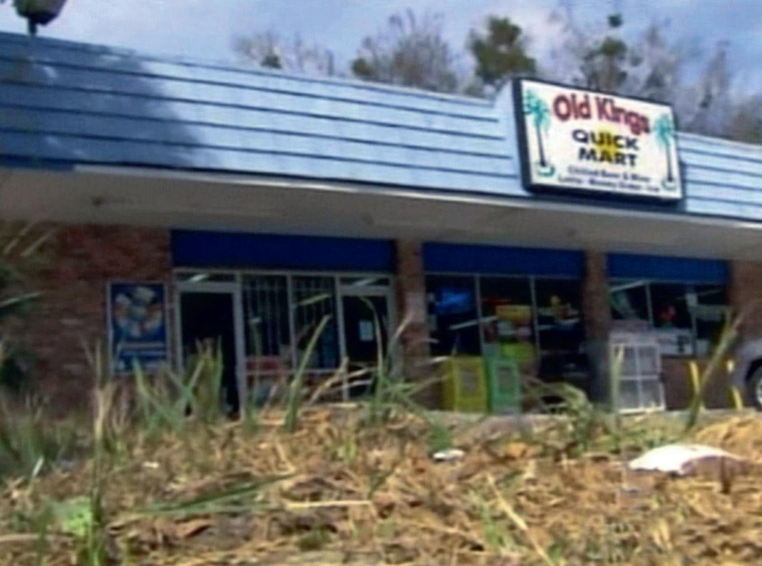 Mordet på Julie Estes - Julies arbejde, som også var gerningestedet