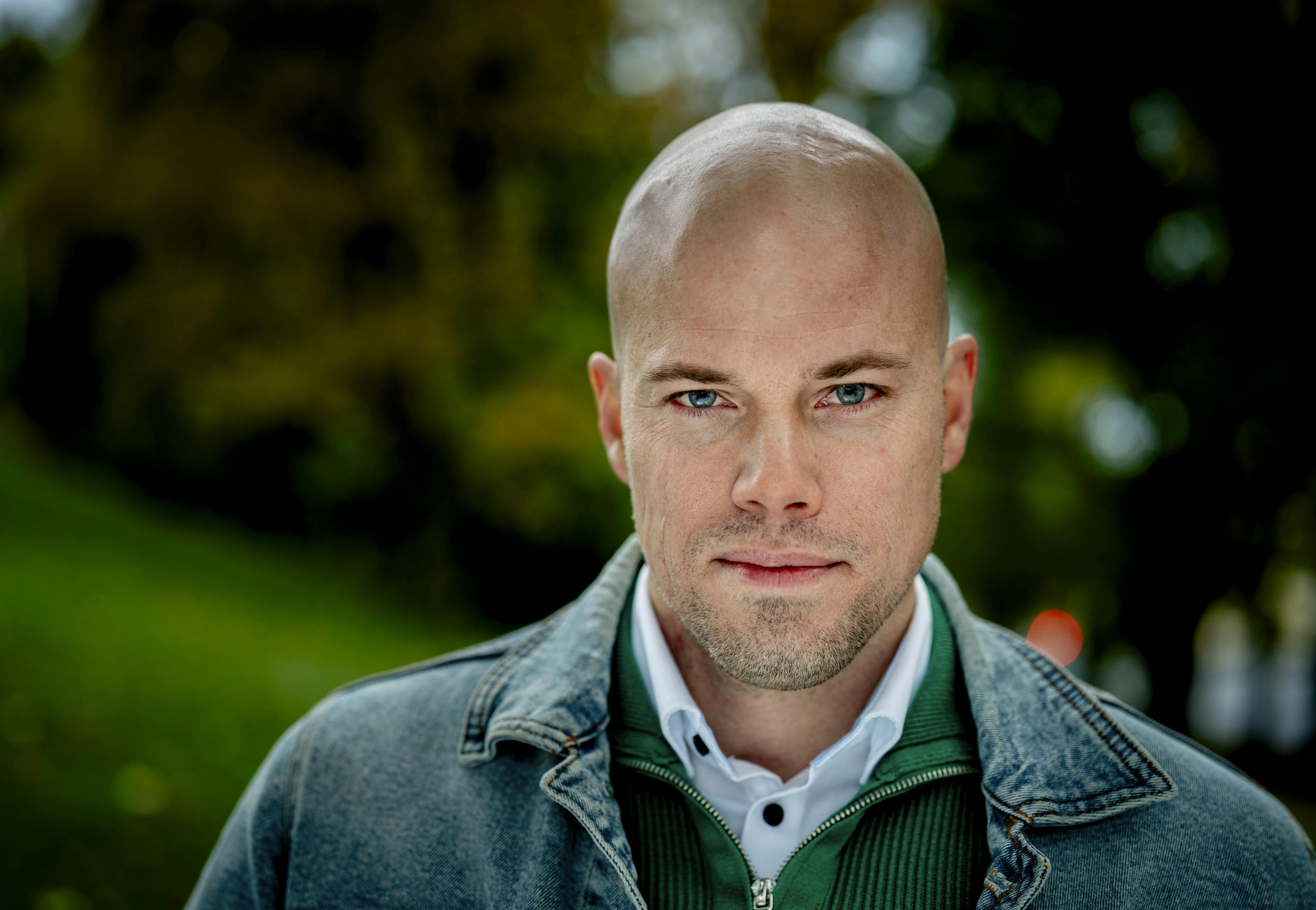 Marius Løkken fik 20 knivstik og overlevede. 