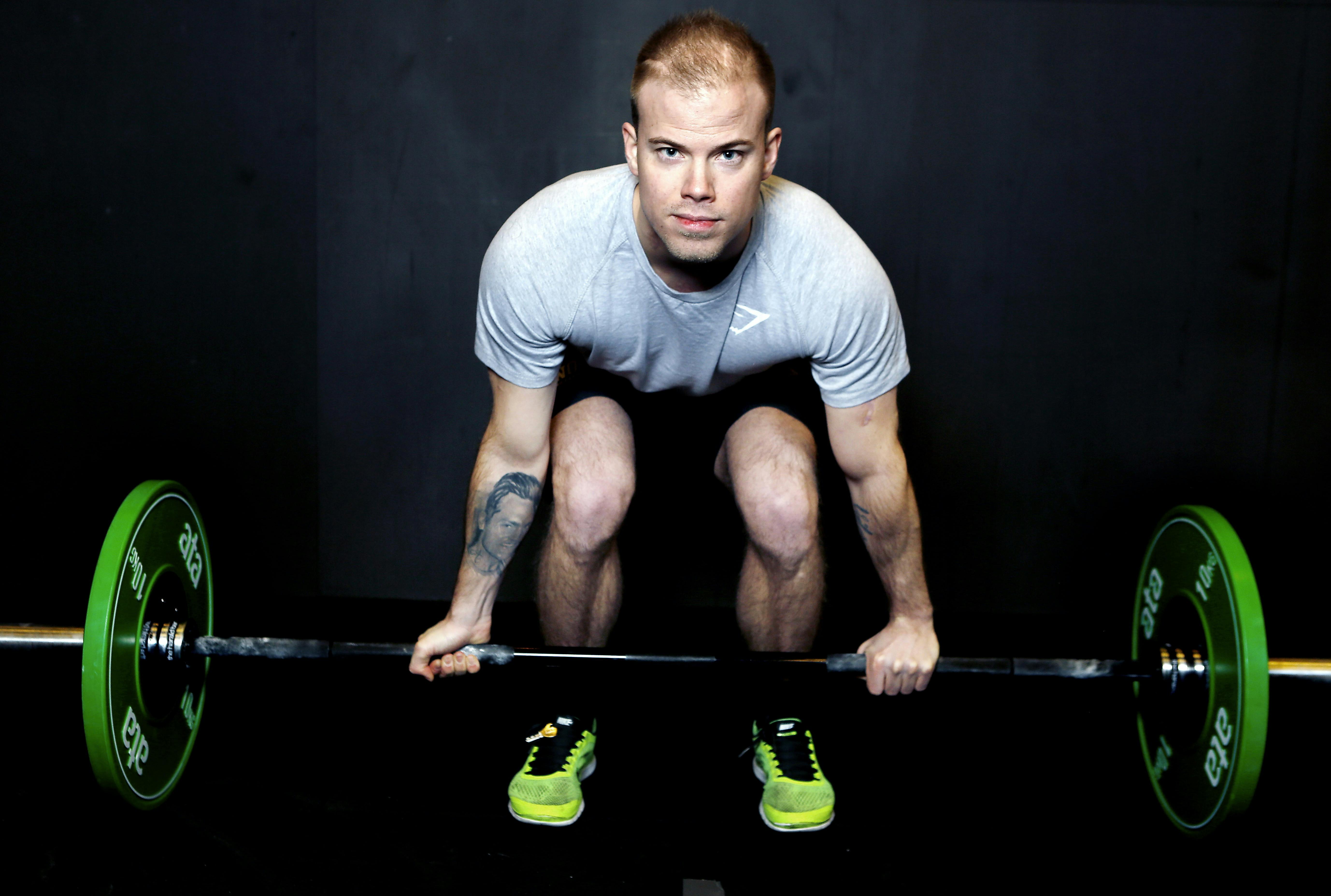 Marius Løkken fik 20 knivstik og overlevede. 