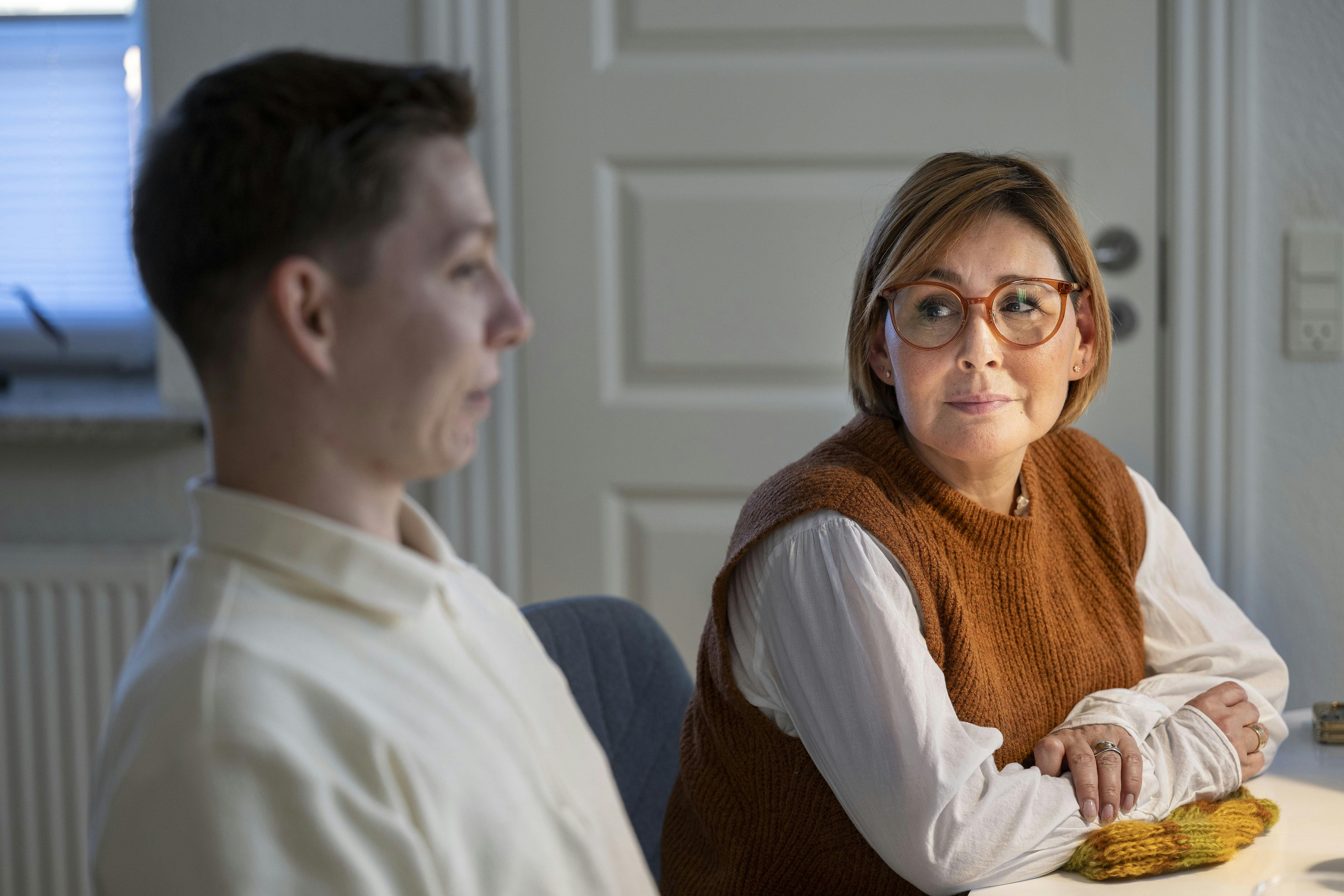 Mathias blev ludoman som 15-årig: Mathias Plæhner og hans mor Mimi